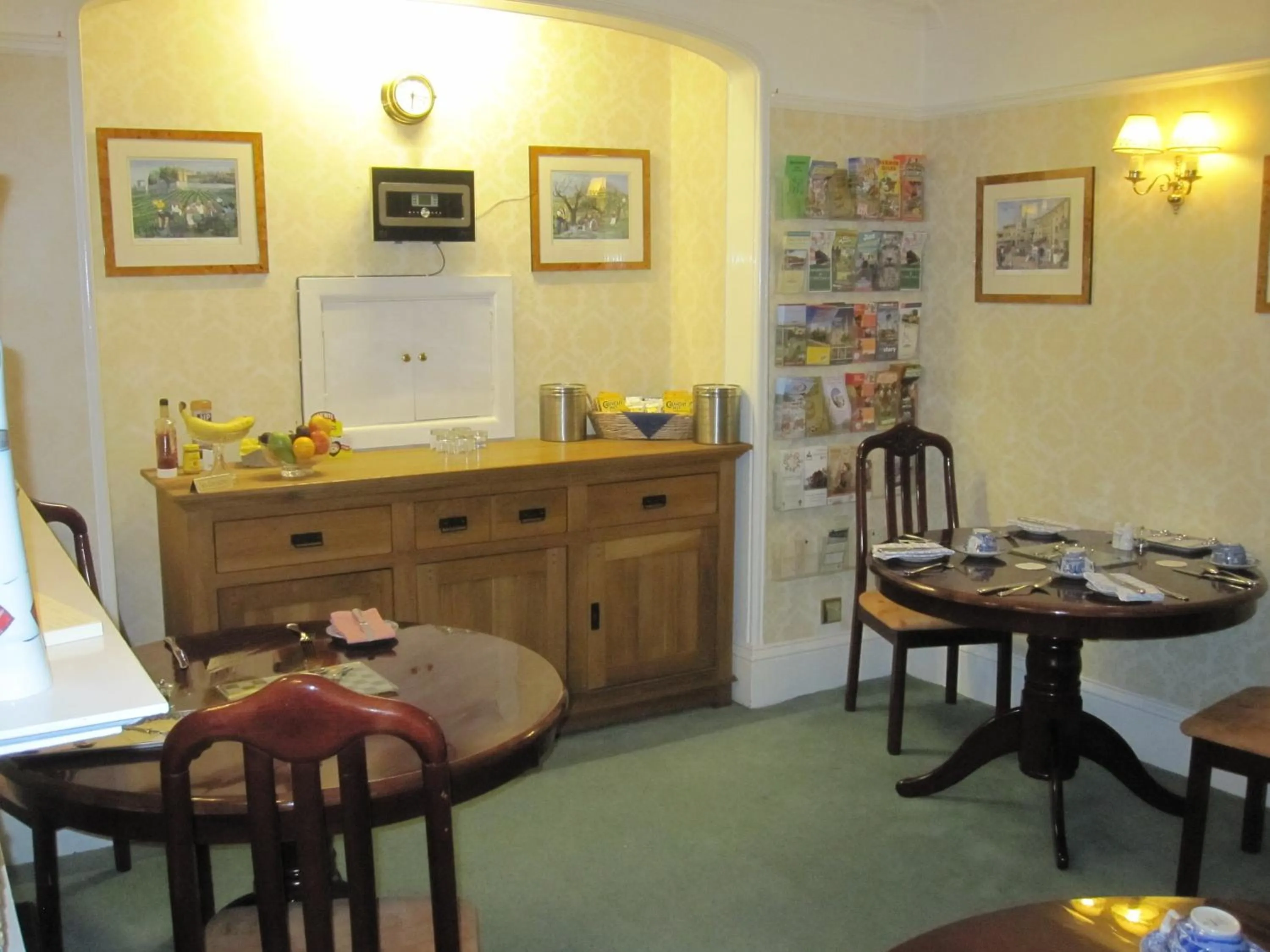 Restaurant/Places to Eat in Clayhill House Bed & Breakfast