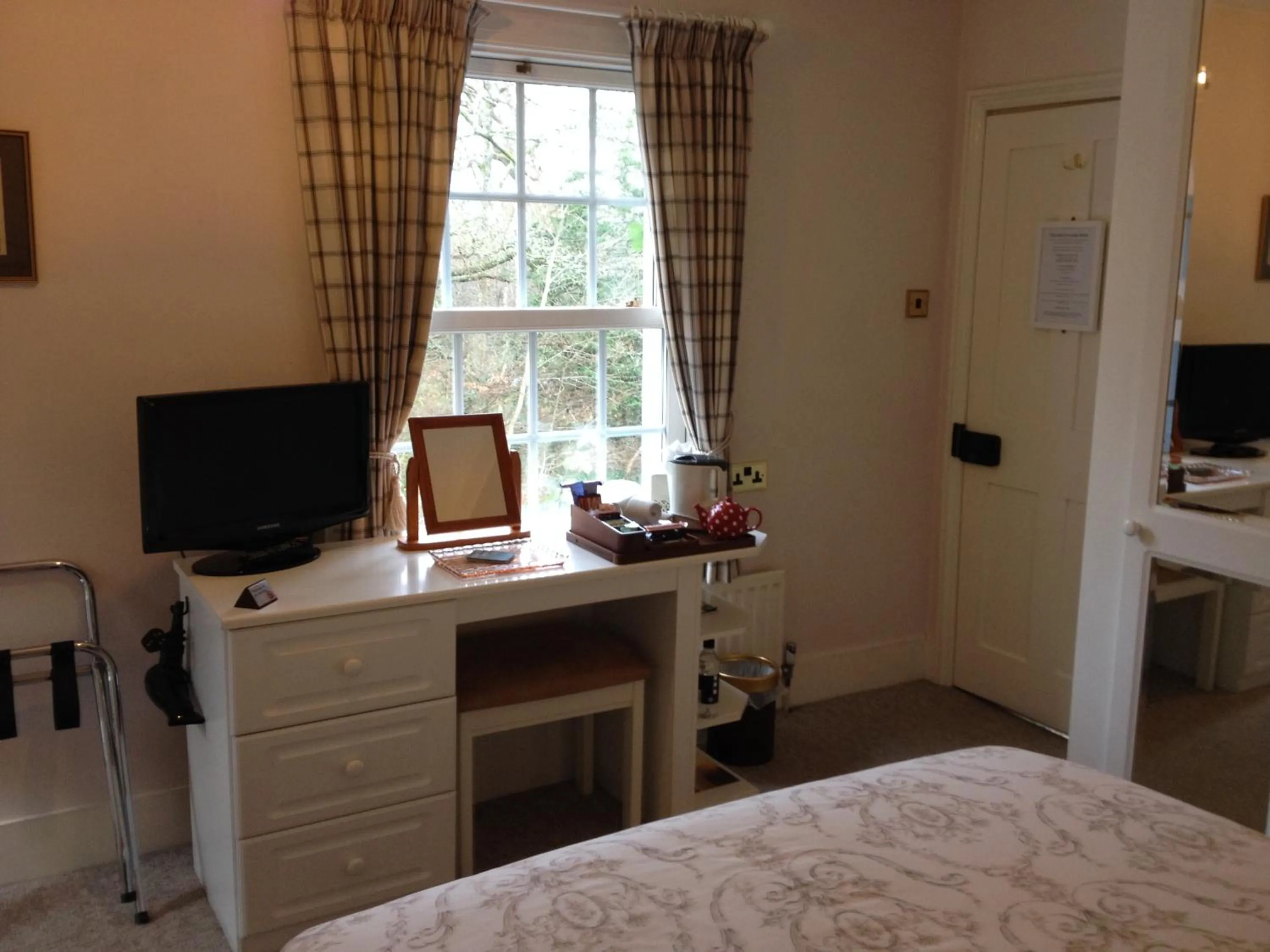 Decorative detail, TV/Entertainment Center in Clayhill House Bed & Breakfast