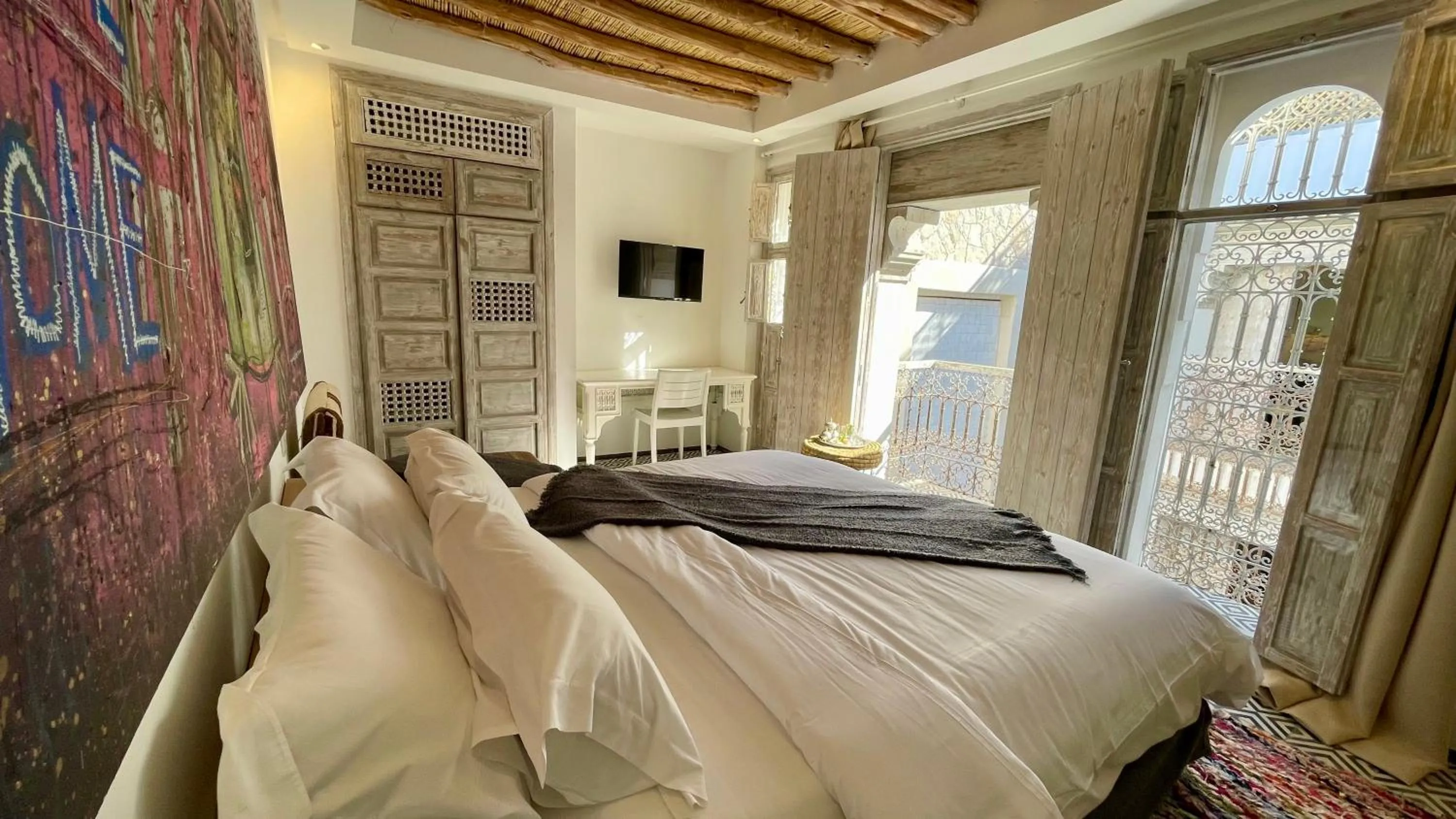 Photo of the whole room, Bed in BCK Art Riad