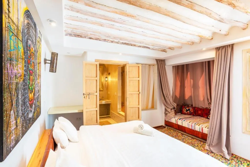 Bed in BCK Art Riad
