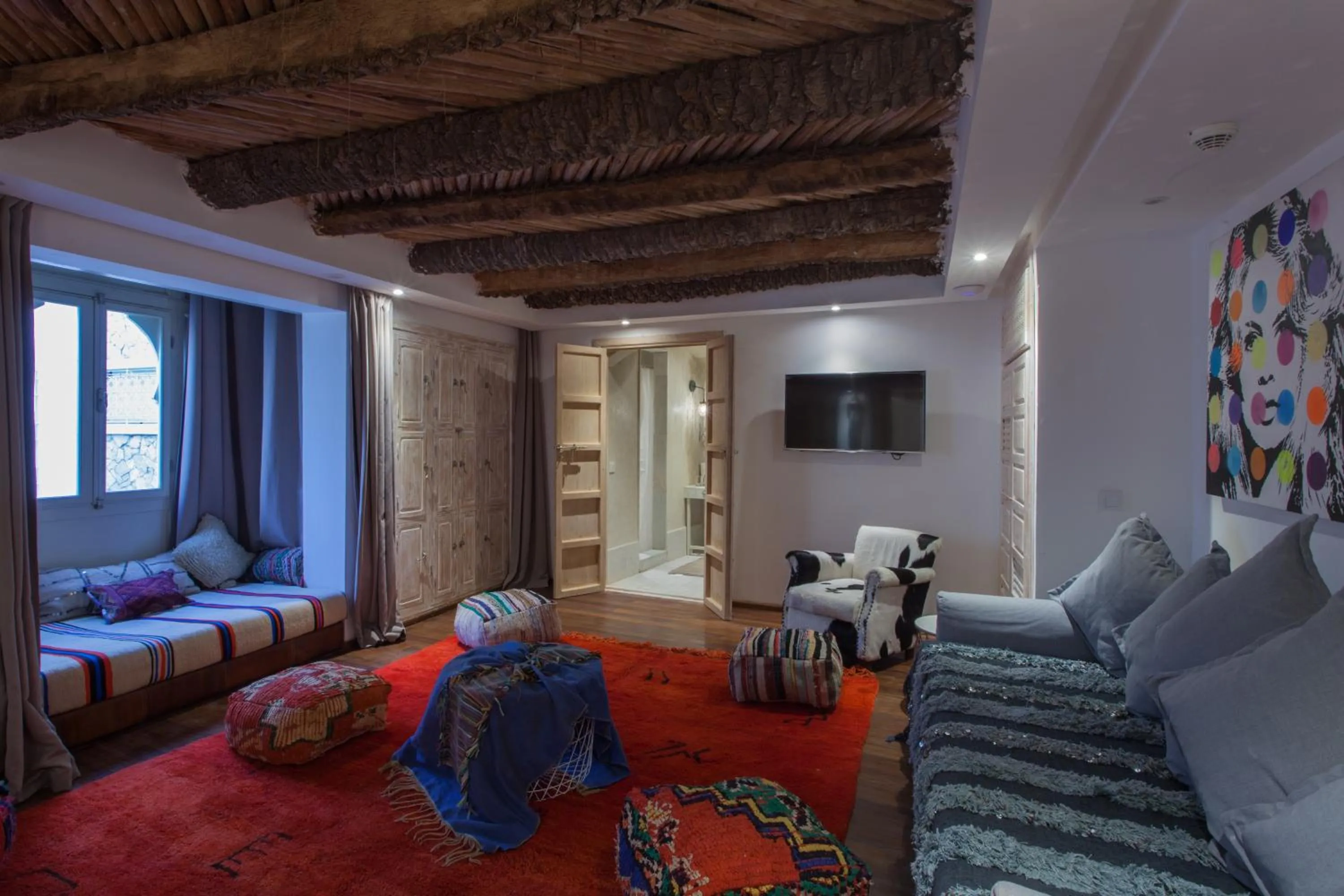 Photo of the whole room in BCK Art Riad