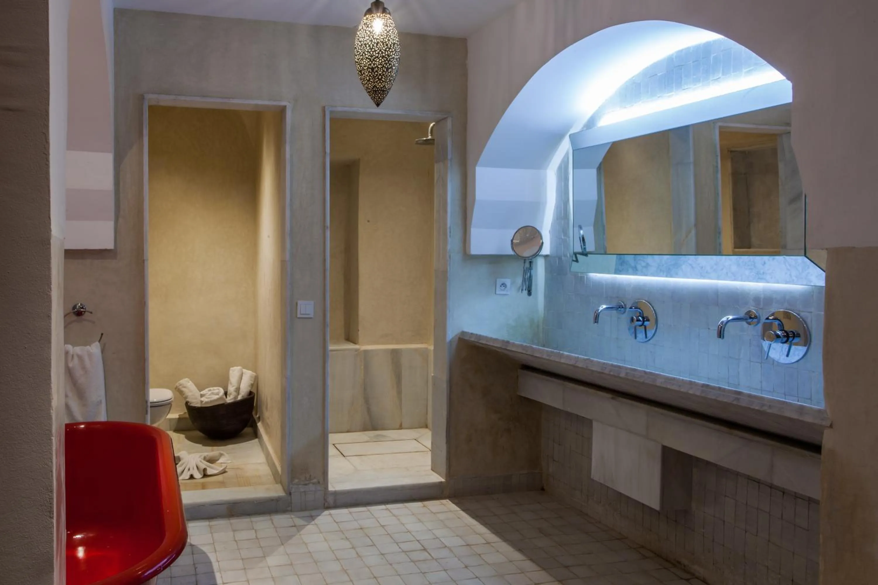 Bathroom in BCK Art Riad