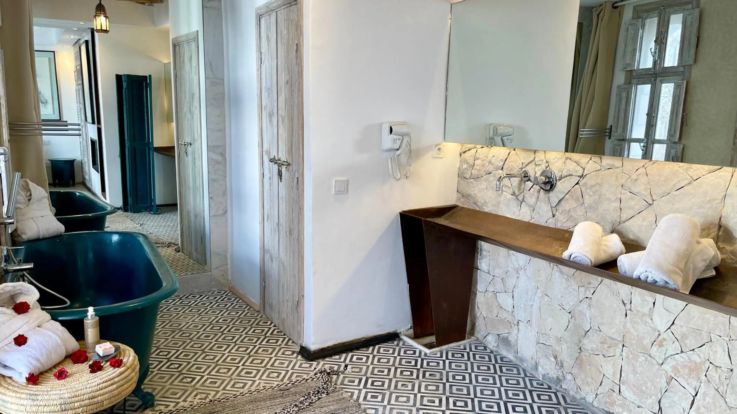 Bathroom in BCK Art Riad