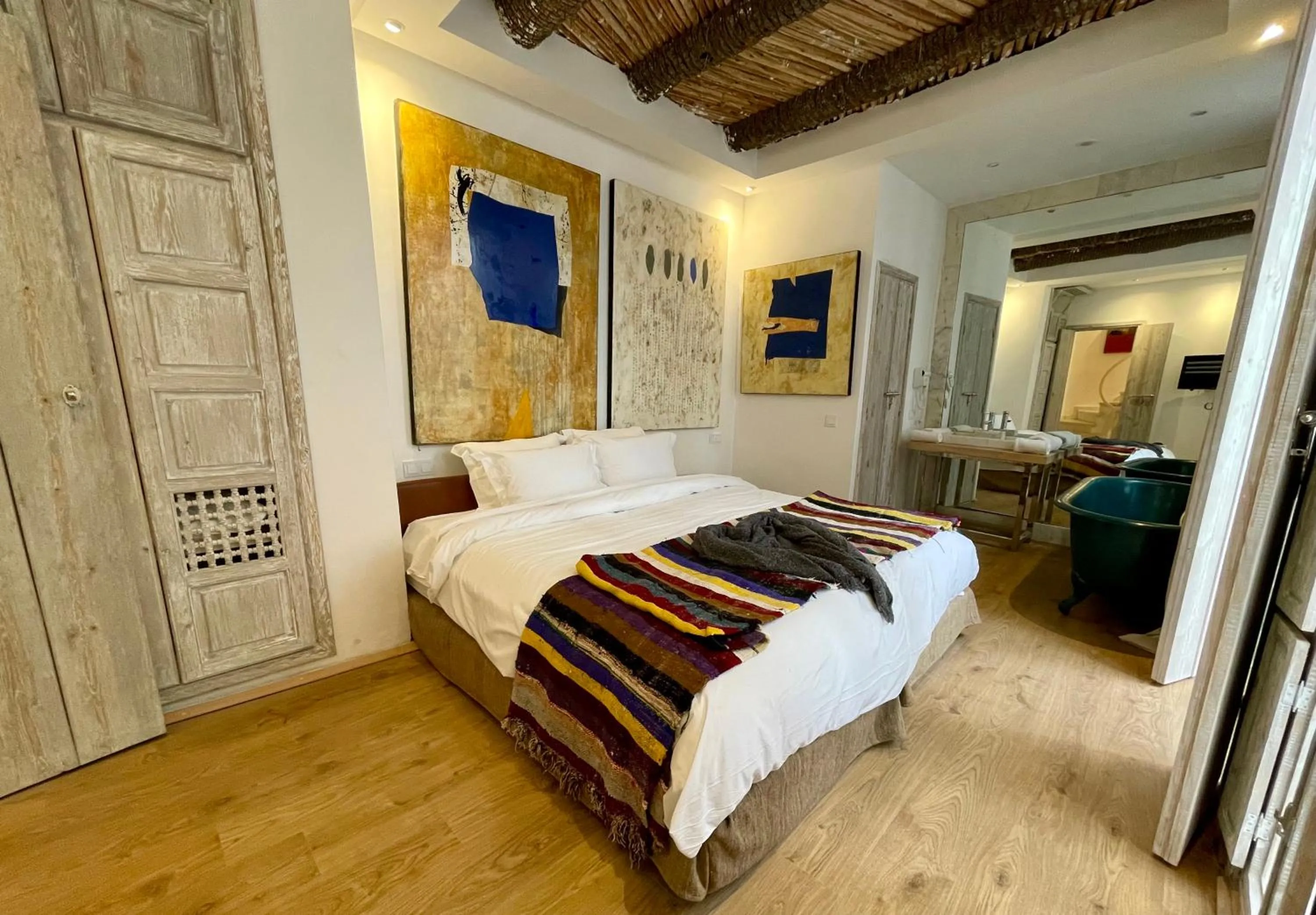 Photo of the whole room, Bed in BCK Art Riad