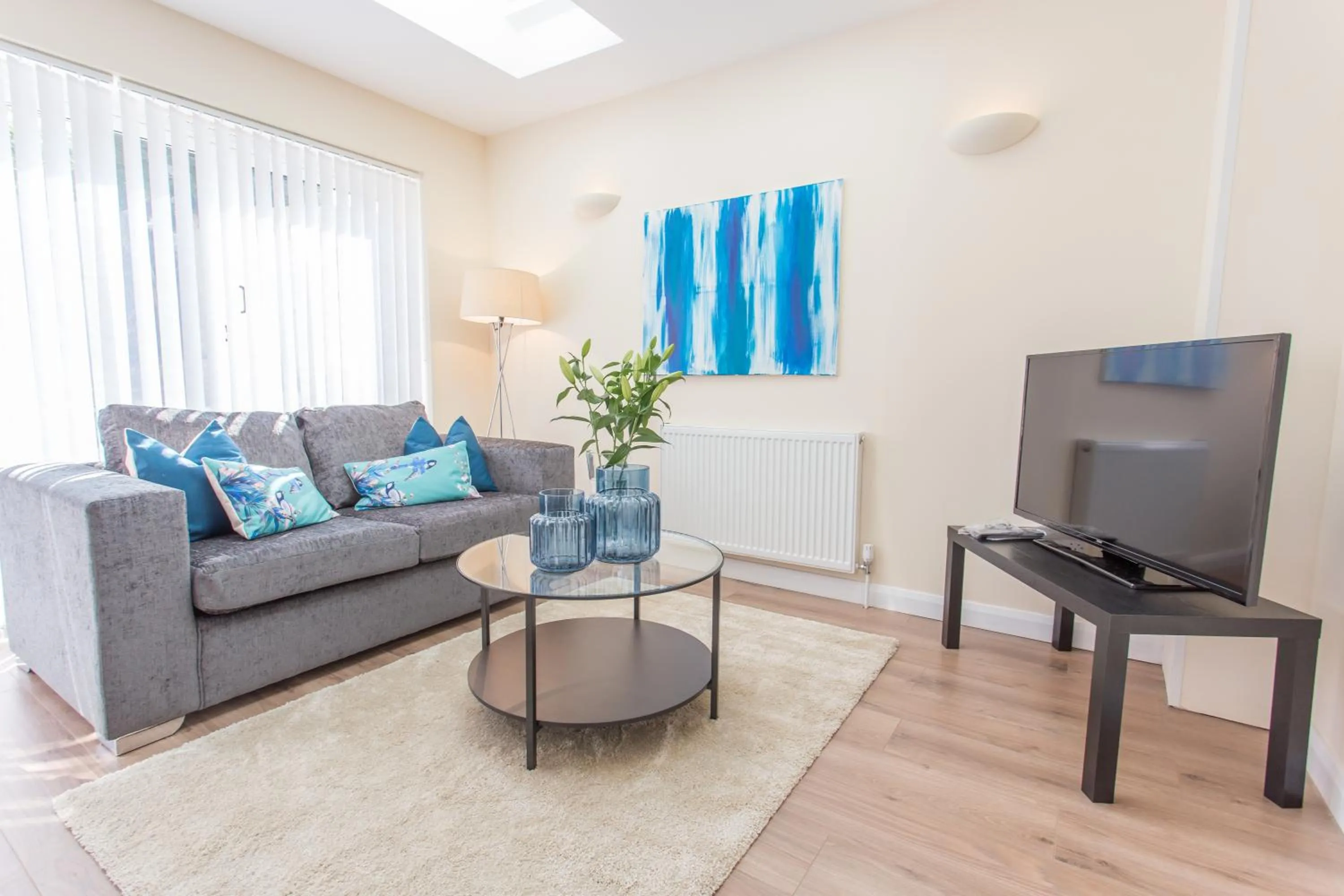 Spacious Comfortable 2 Bed Apartments in Oxford, Free Parking, OX2 Easy Access to City Centre & Hospitals