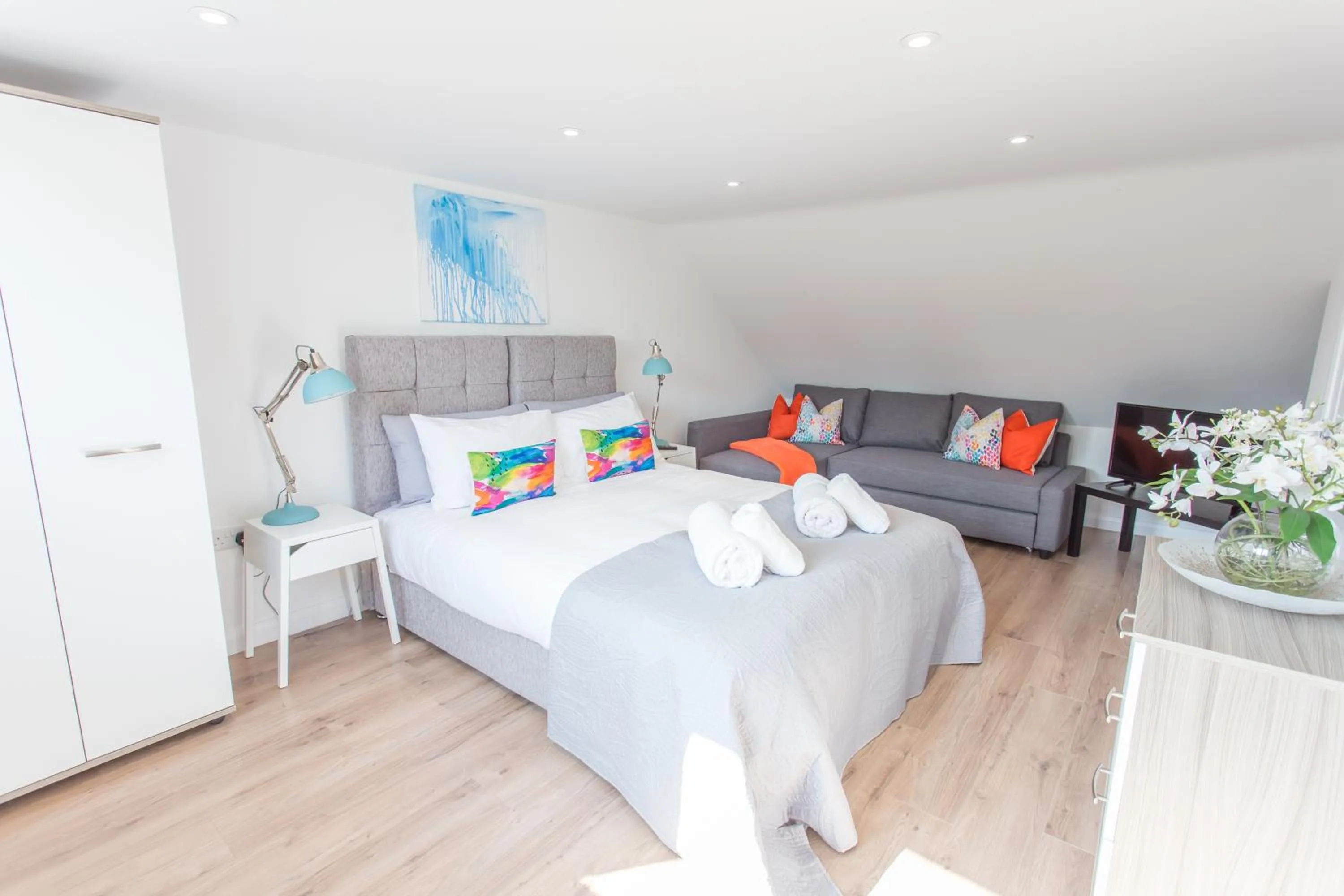 Spacious Comfortable 2 Bed Apartments in Oxford, Free Parking, OX2 Easy Access to City Centre & Hospitals