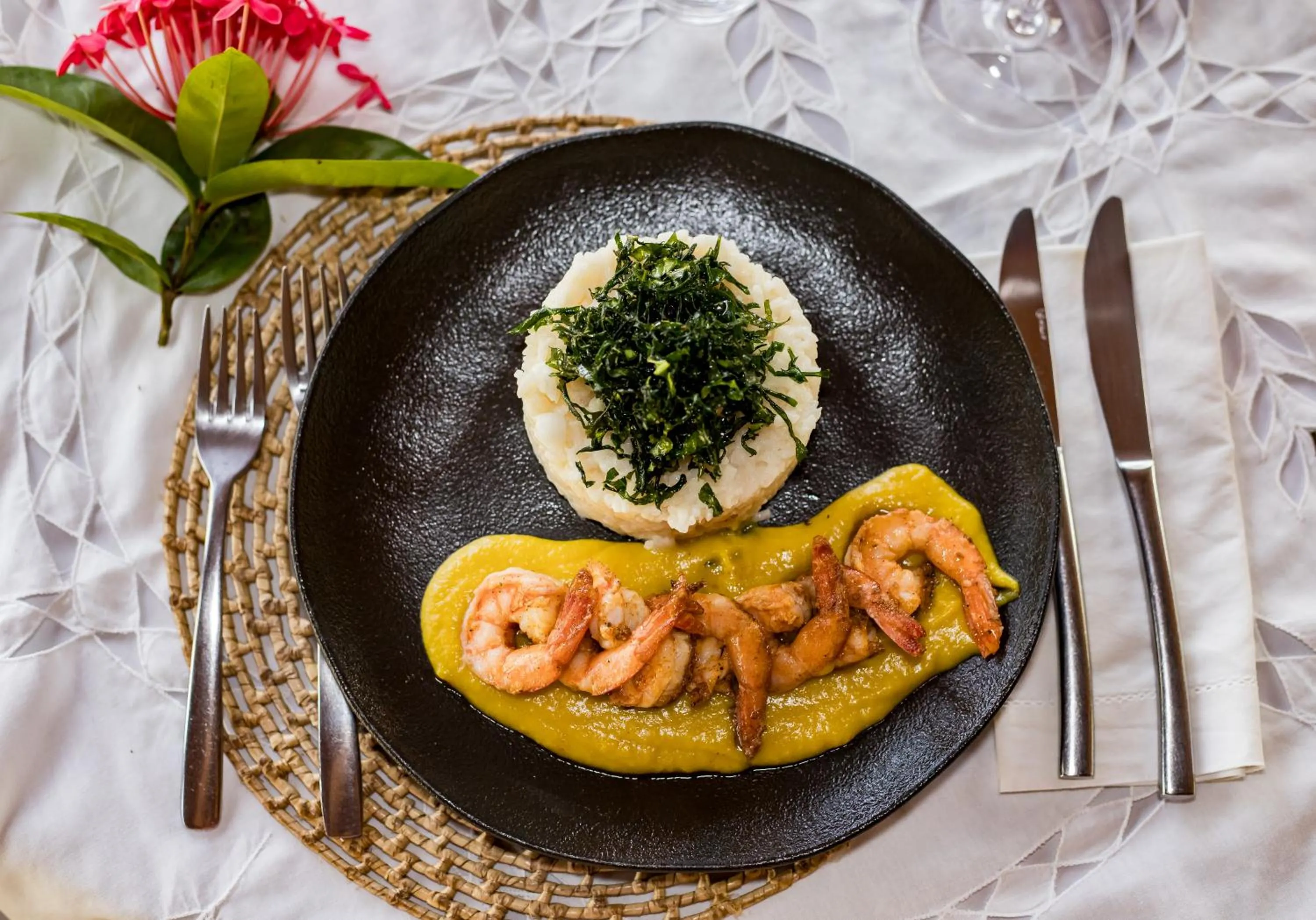 Food and drinks in Villa Côté Sud Pousada De Charme - Pé na Areia