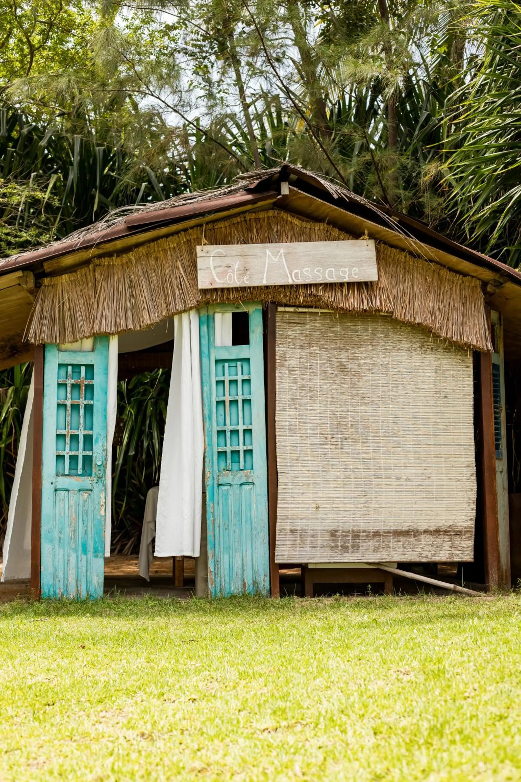Massage in Villa Côté Sud Pousada De Charme - Pé na Areia