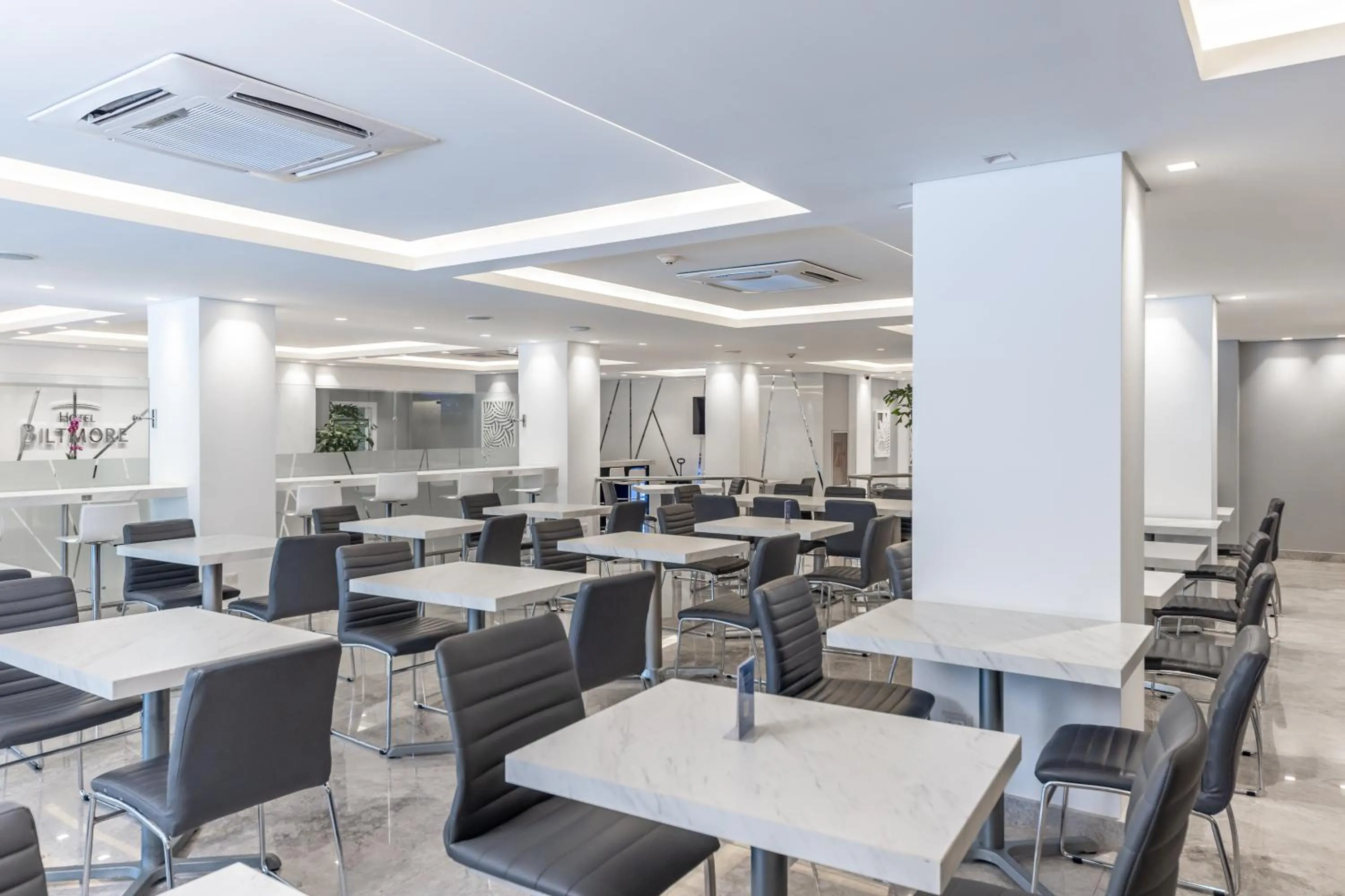 Restaurant/places to eat in Hotel Biltmore