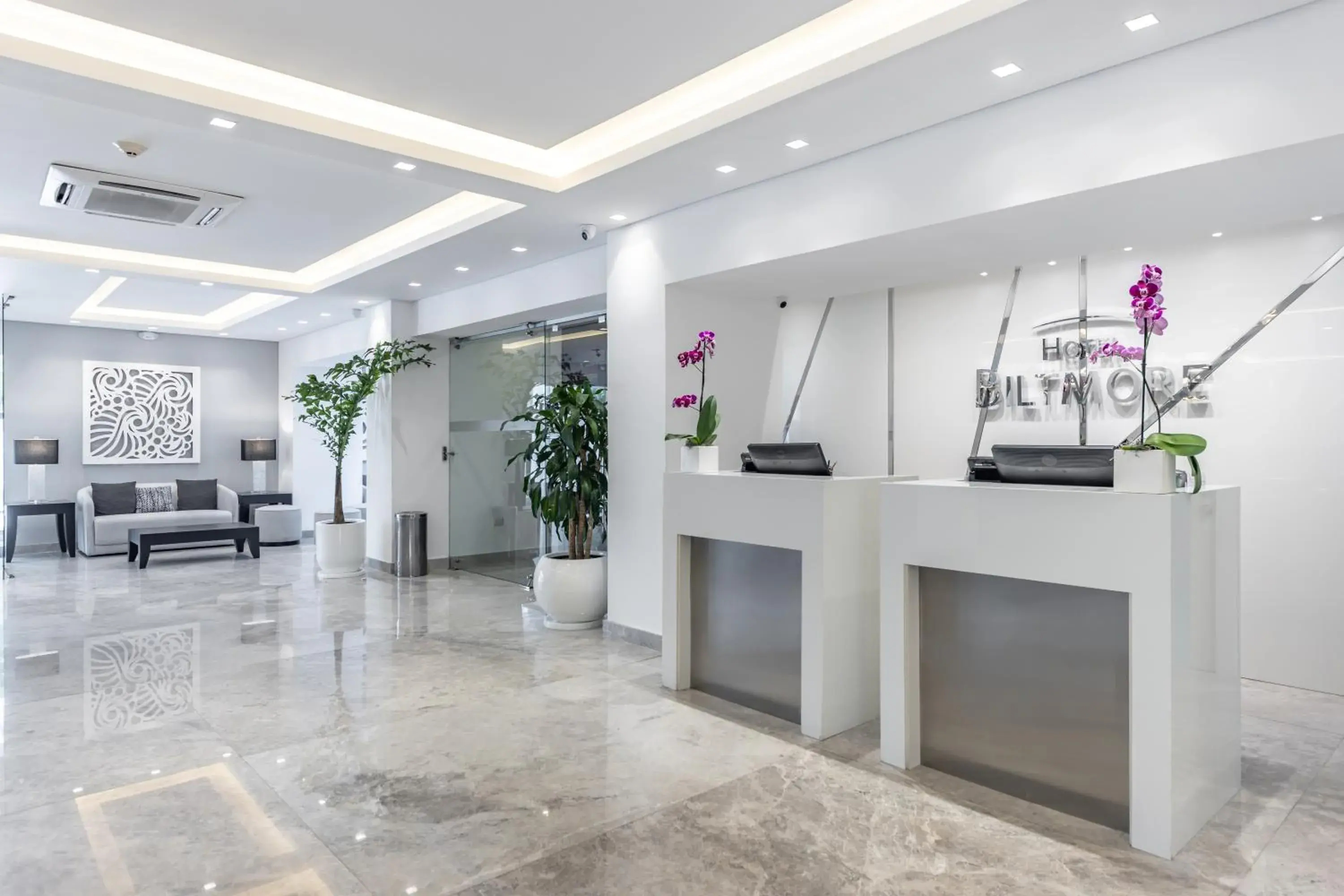 Lobby or reception in Hotel Biltmore Lobby or reception in Hotel Biltmore