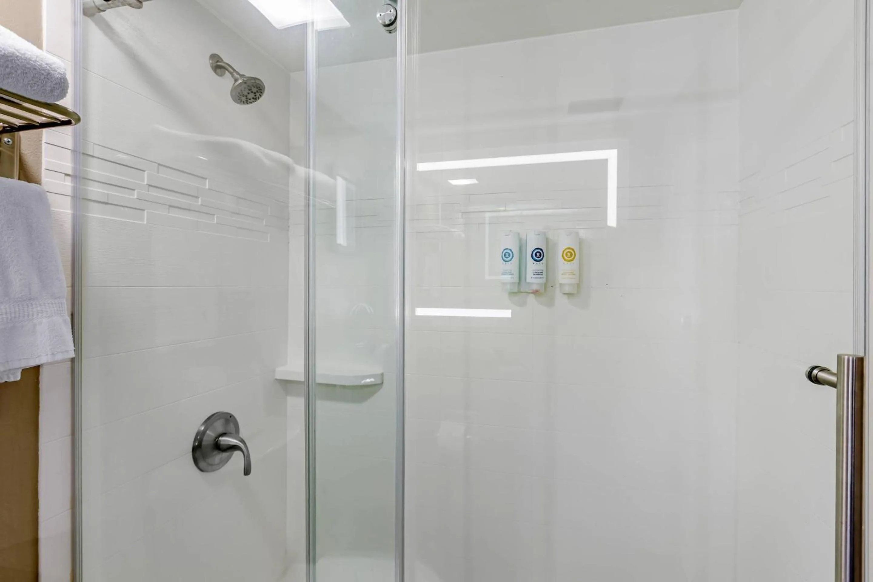 Bedroom in Comfort Inn & Suites Pottstown Eastern Gateway