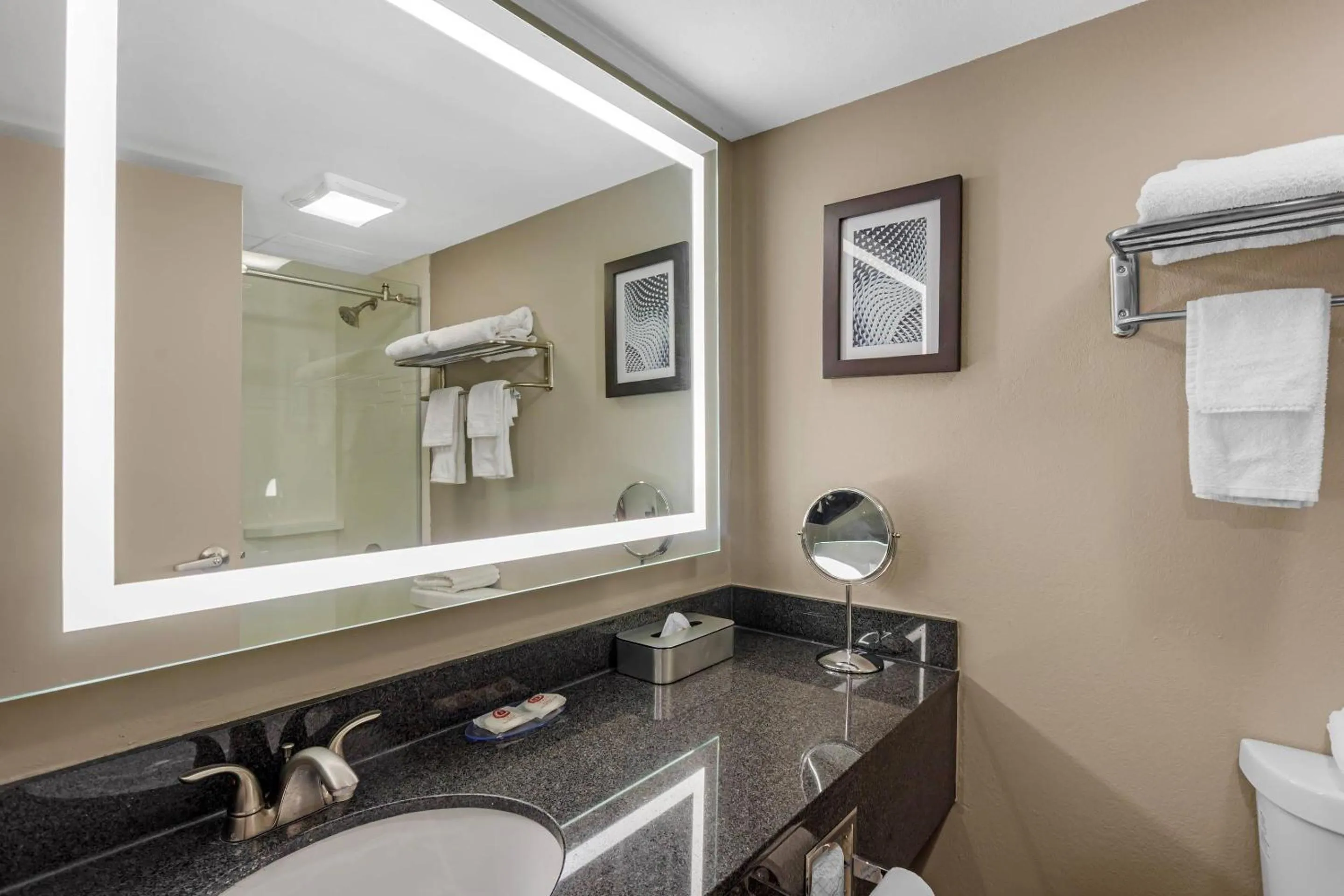 Bedroom in Comfort Inn & Suites Pottstown Eastern Gateway