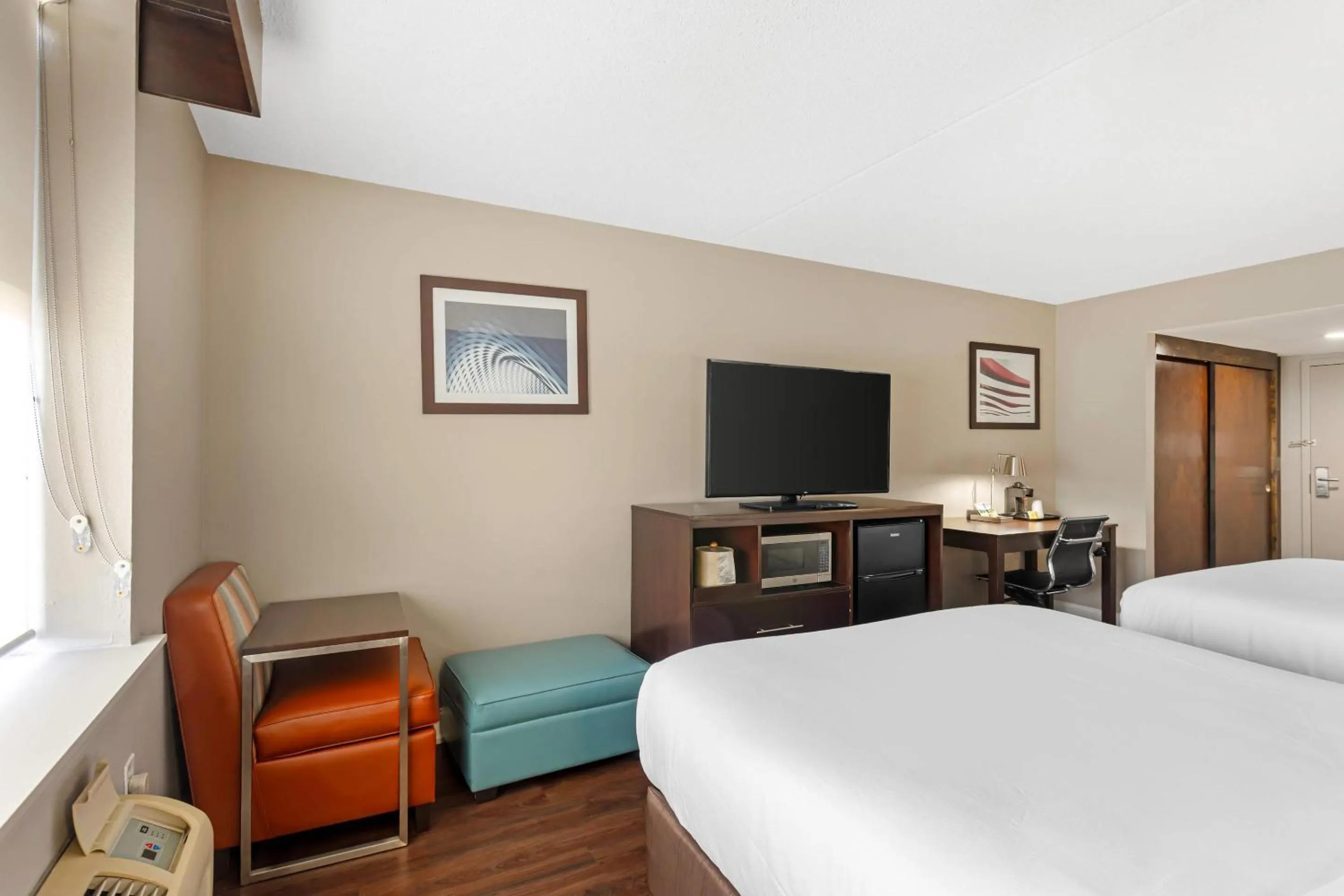 Bedroom, Bed in Comfort Inn & Suites Pottstown Eastern Gateway