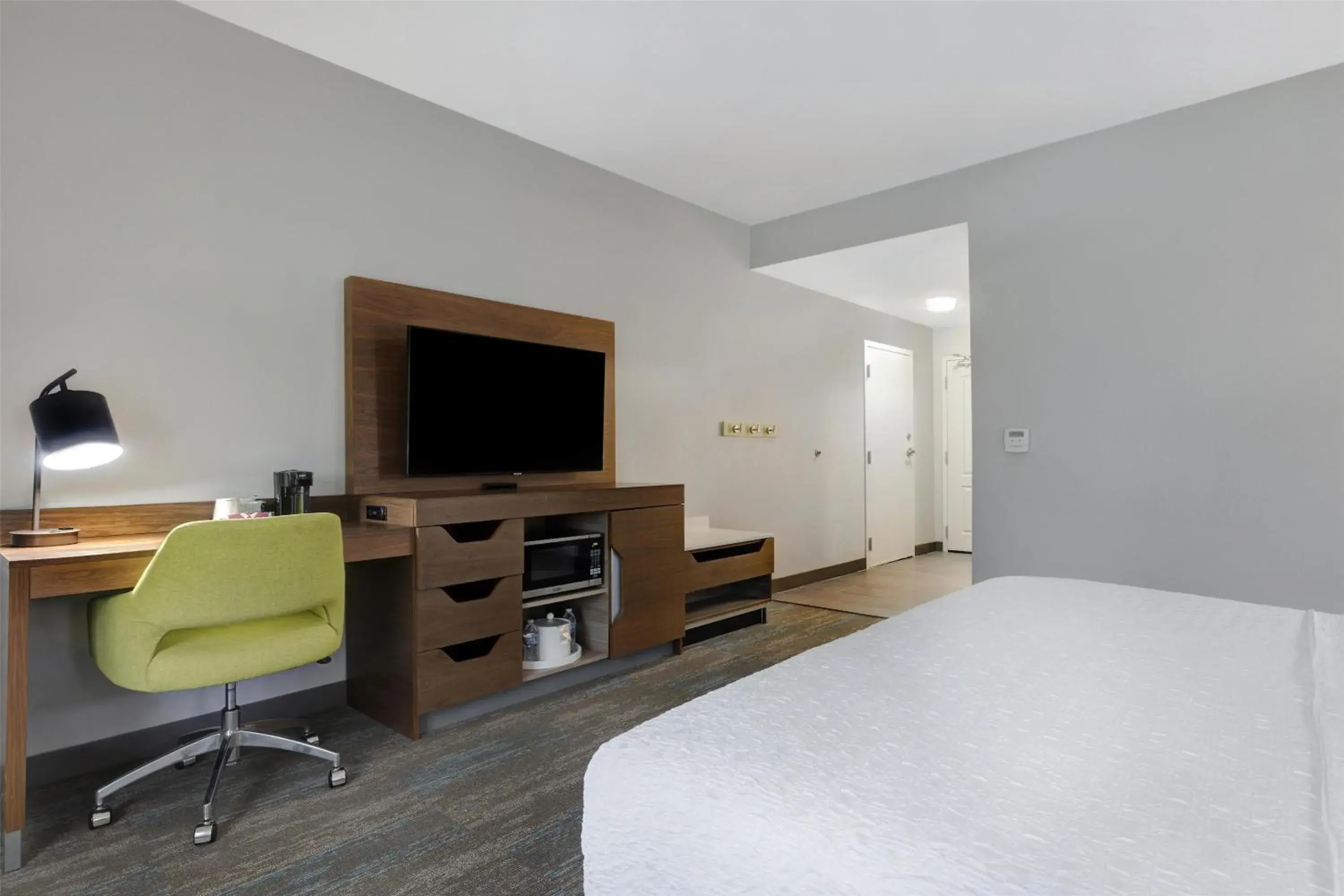 Bed in Hampton Inn & Suites Shreveport Bed in Hampton Inn & Suites Shreveport