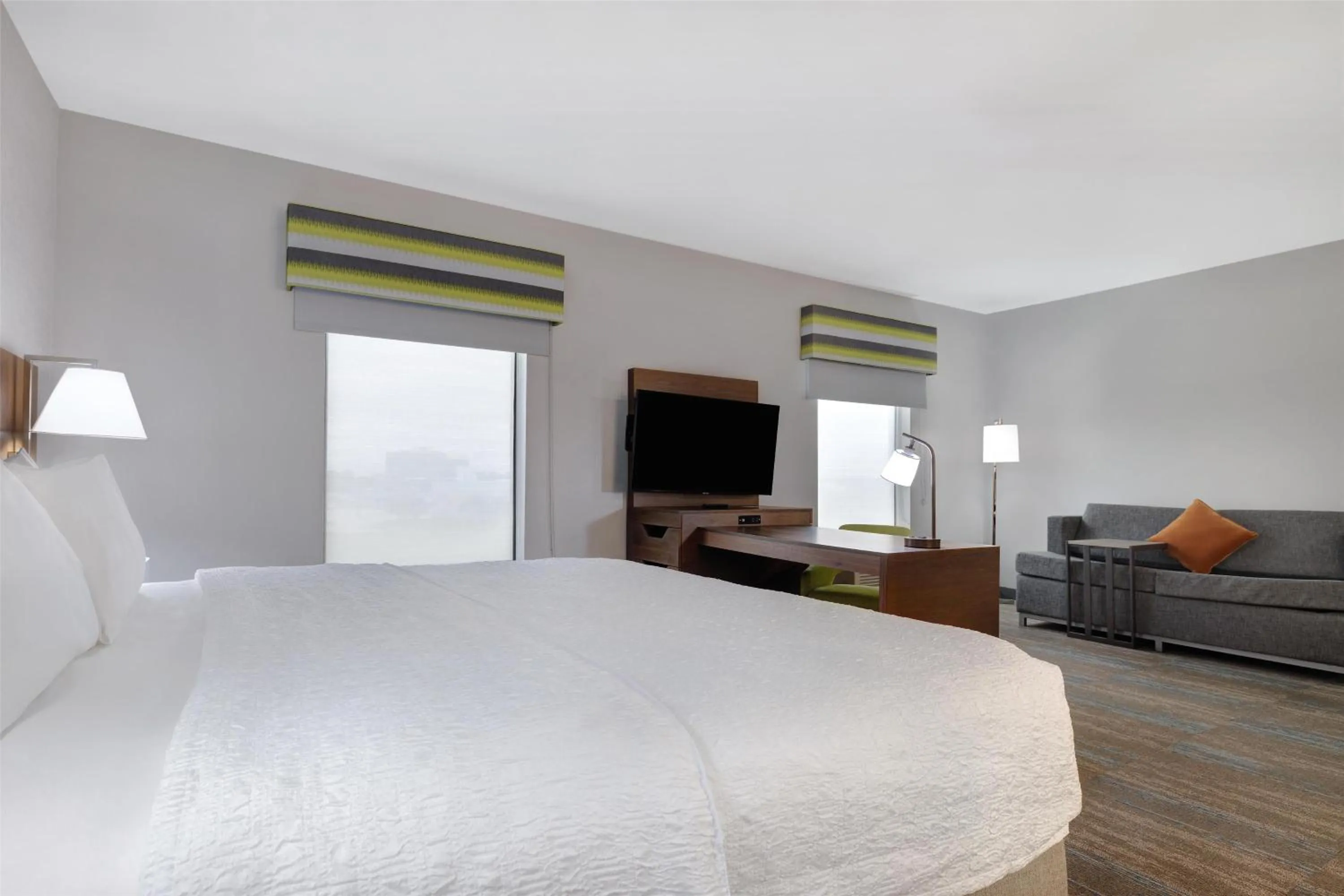 Bed in Hampton Inn & Suites Shreveport