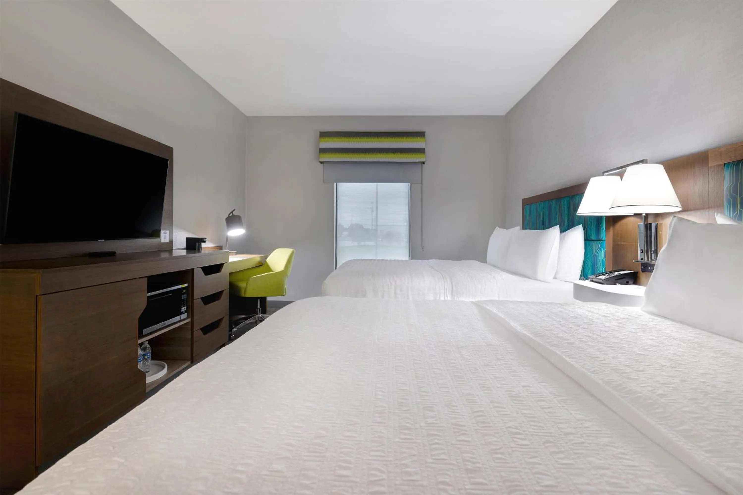 Bed in Hampton Inn & Suites Shreveport