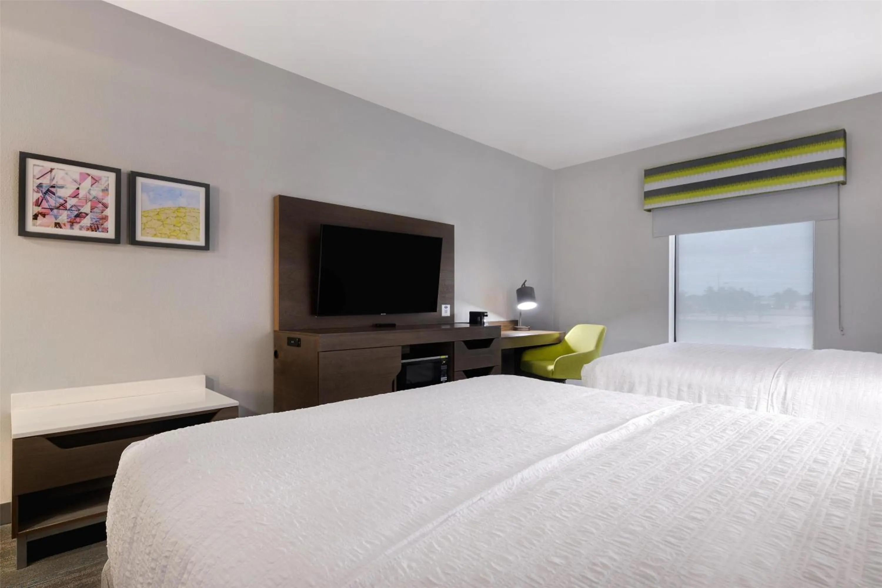 Bed in Hampton Inn & Suites Shreveport