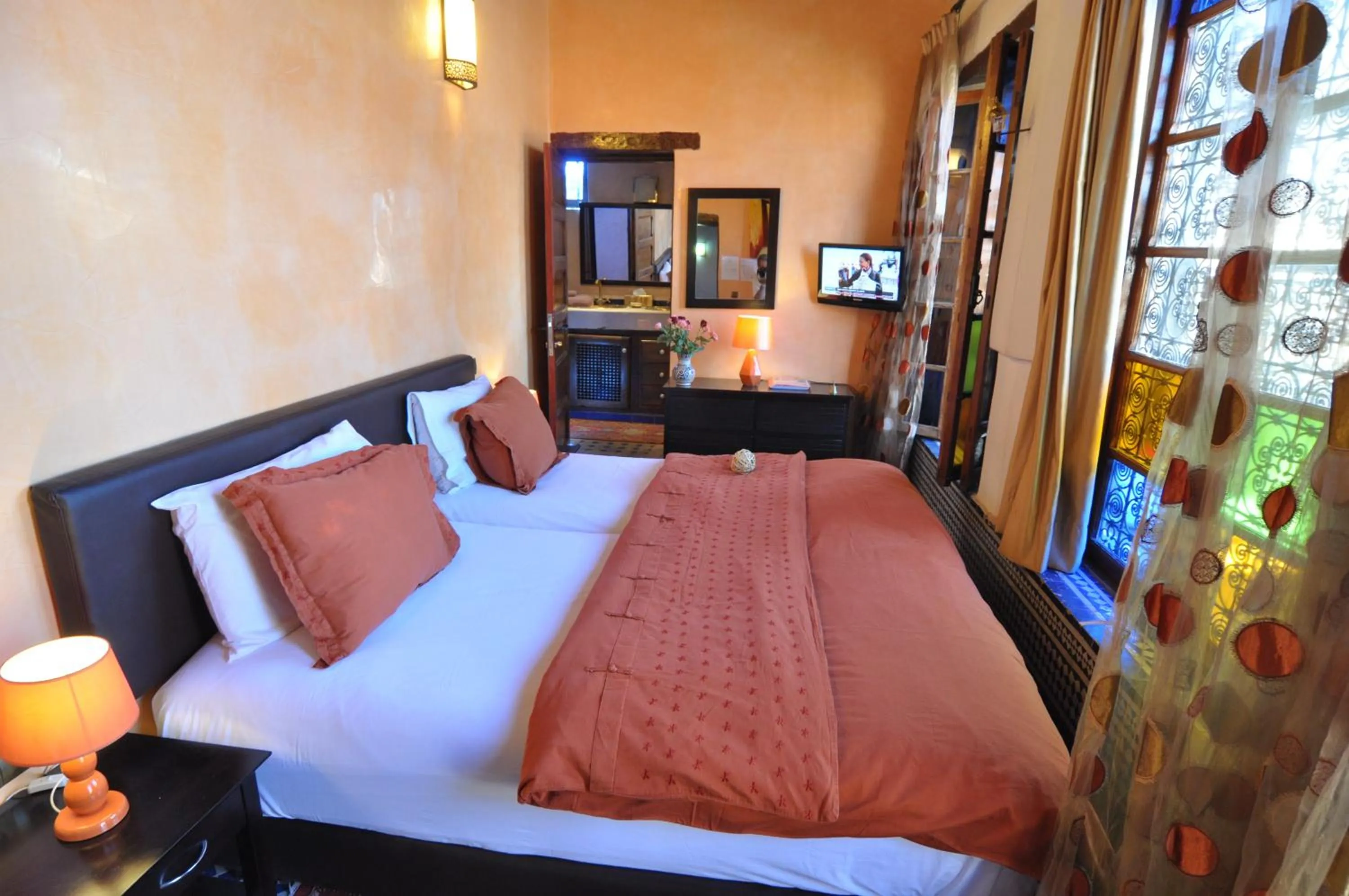 Photo of the whole room, Bed in Riad Adarissa