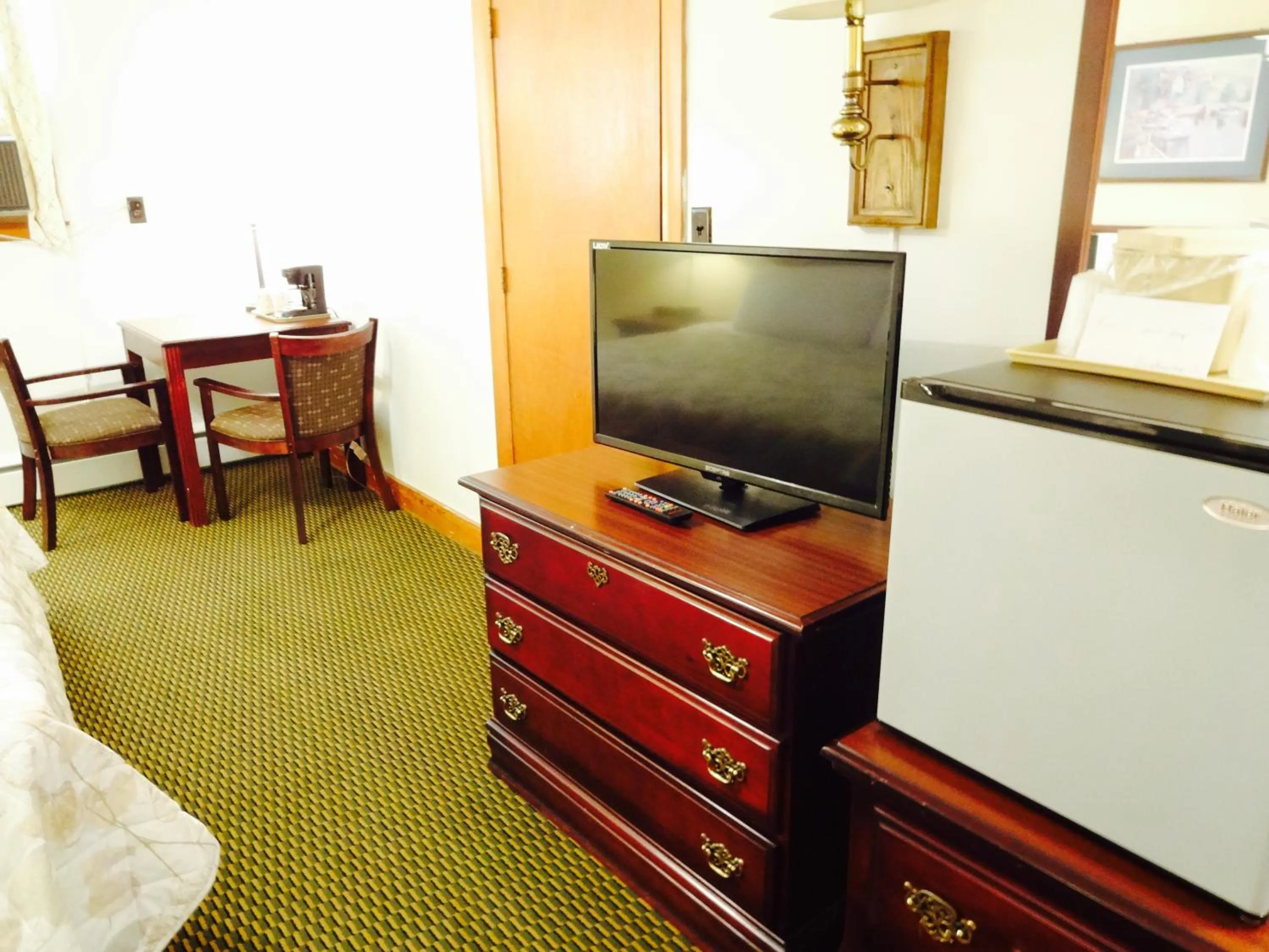 Mountain view in Gorham Motor Inn