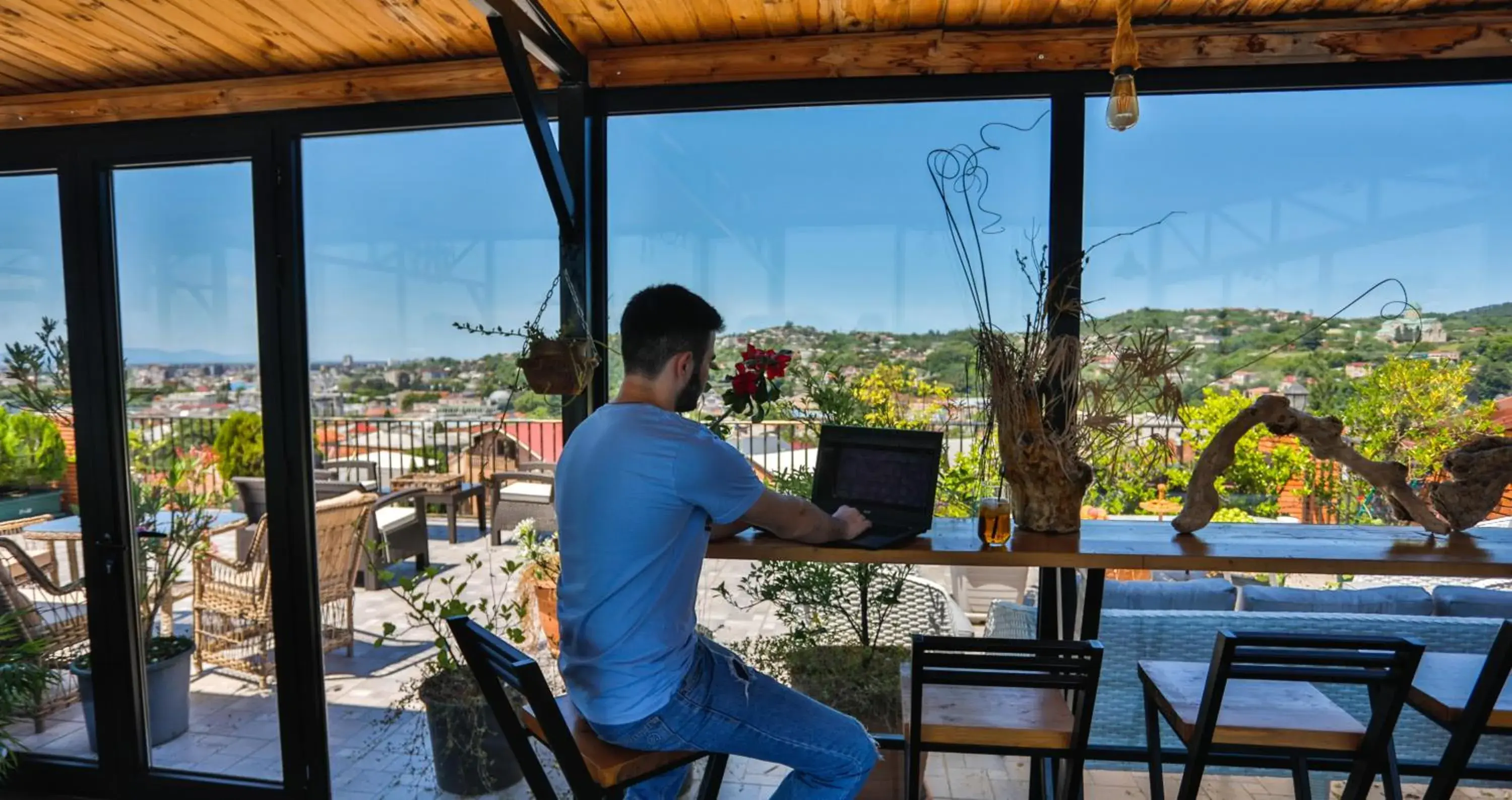 Restaurant/places to eat in Hotel Terrace Kutaisi Restaurant/places to eat in Hotel Terrace Kutaisi