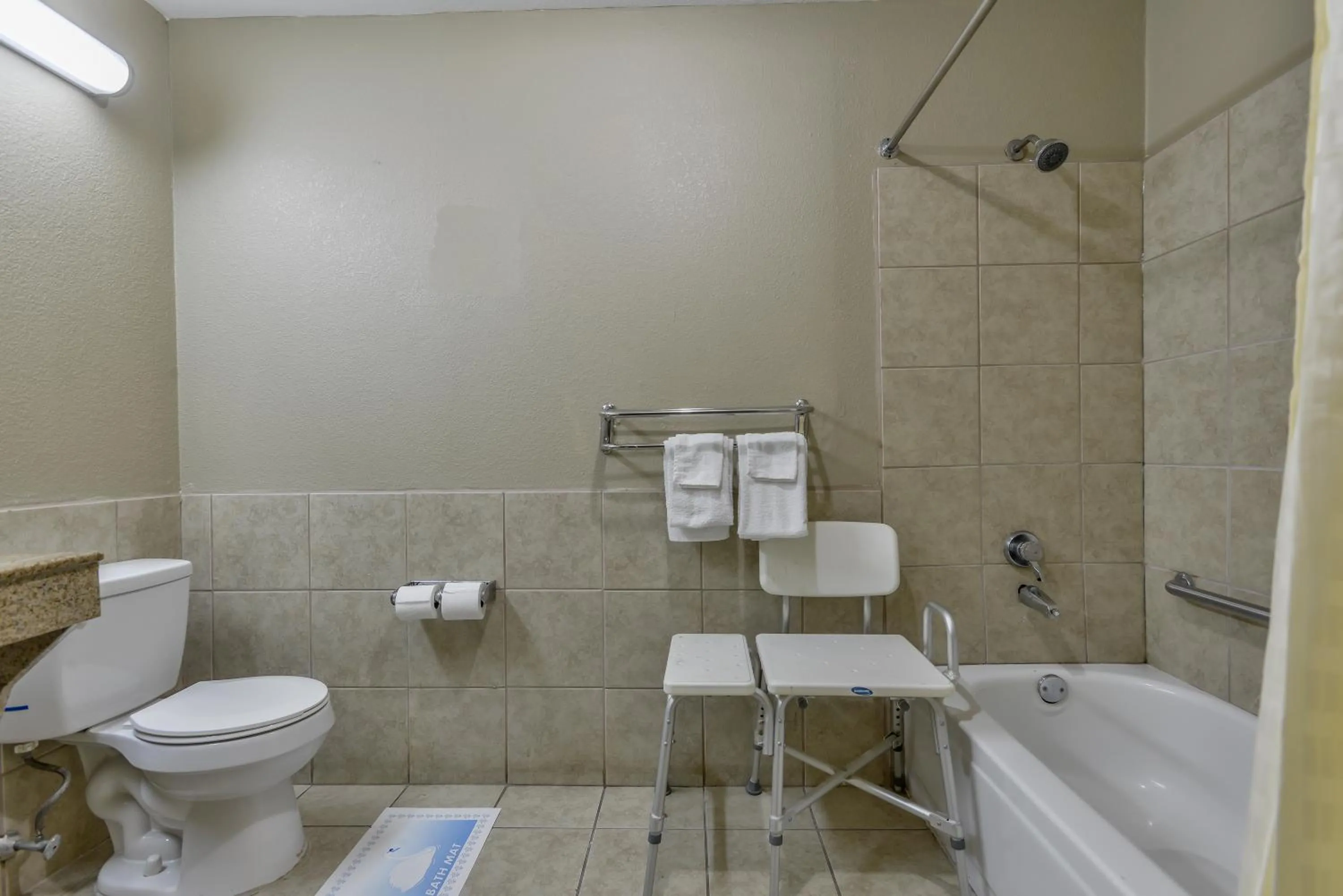 Bathroom in Wake Inn