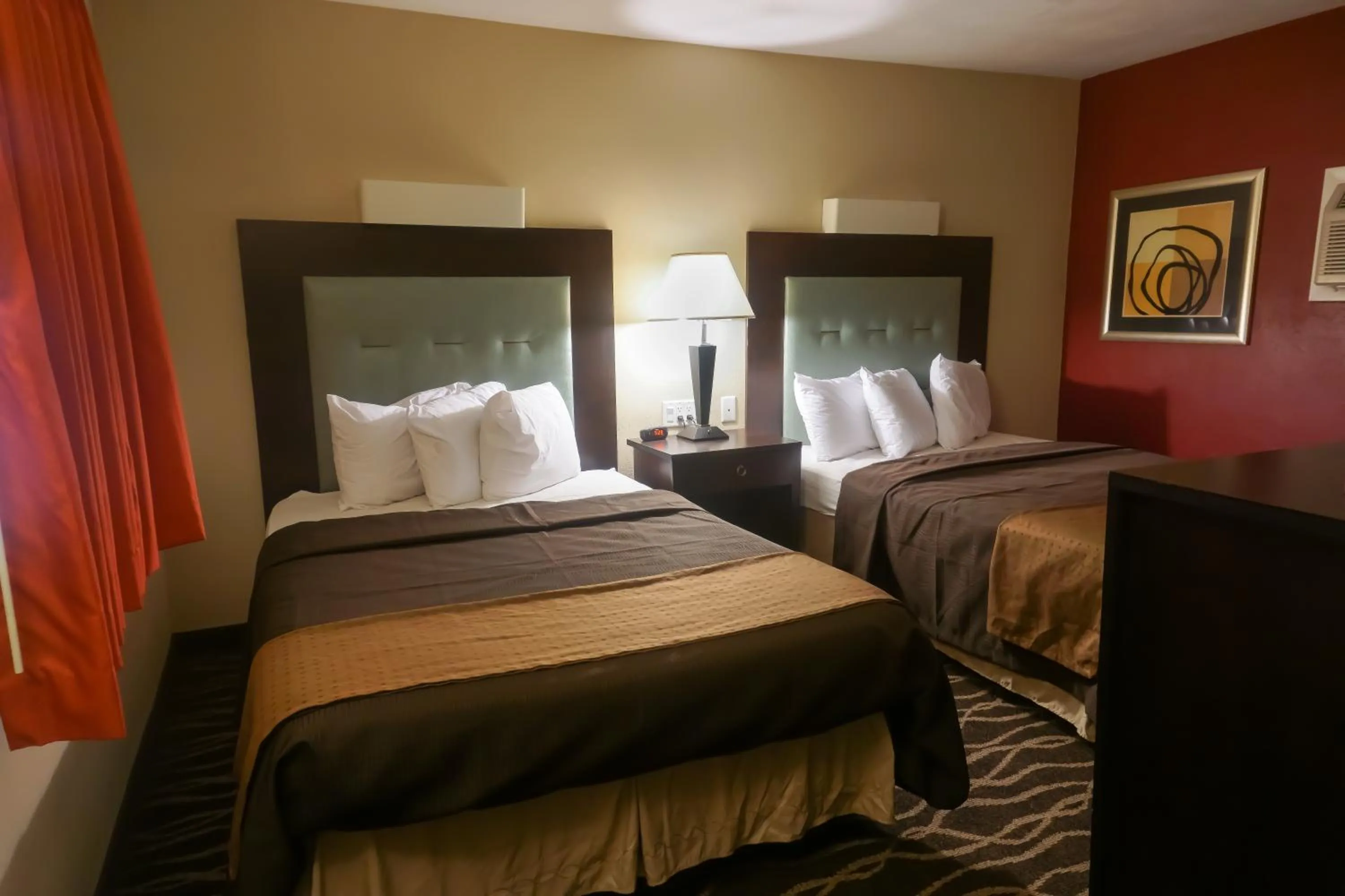 Photo of the whole room in Cocoa Country Inn Hershey