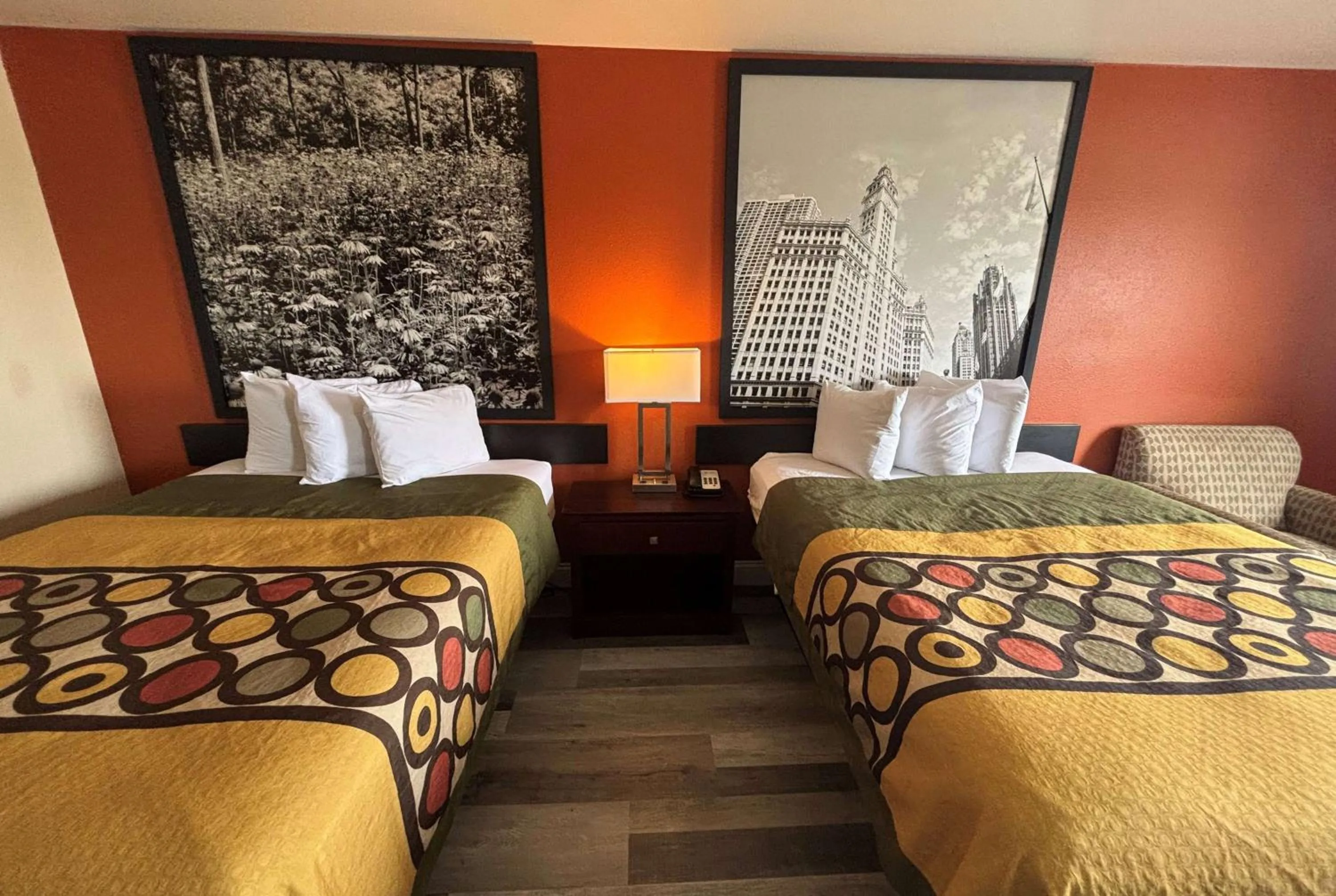 Photo of the whole room, Bed in Super 8 by Wyndham Pontoon Beach IL/St. Louis MO Area