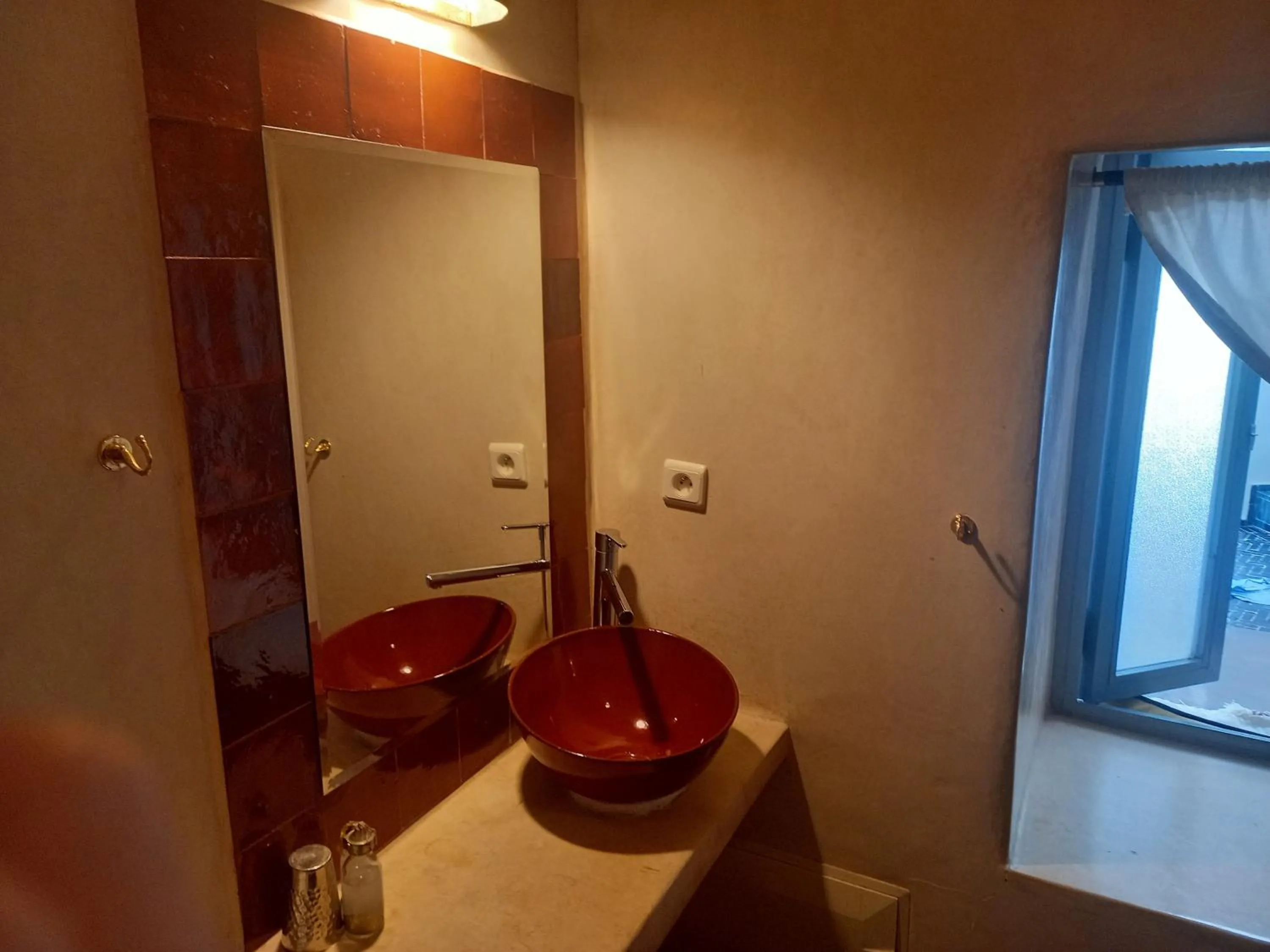 Toilet in Riad Les Jardins des Lilas