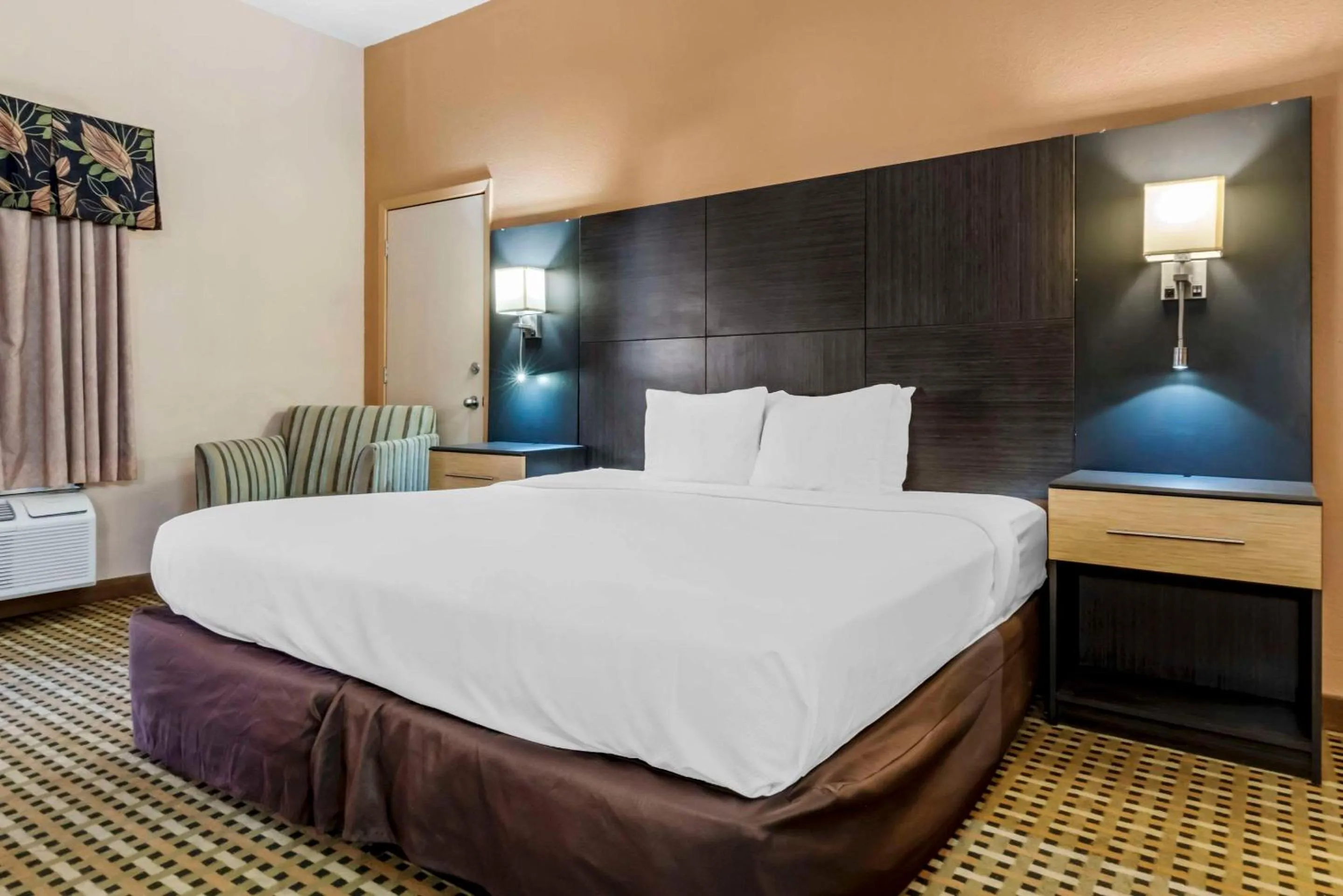 Bedroom, Bed in Quality Inn Amarillo West near Medical Center