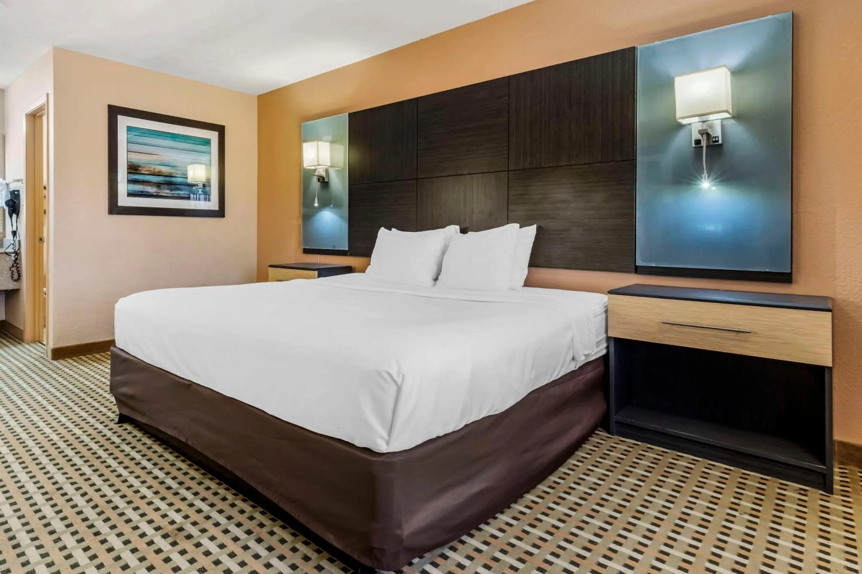 Bedroom, Bed in Quality Inn Amarillo West near Medical Center