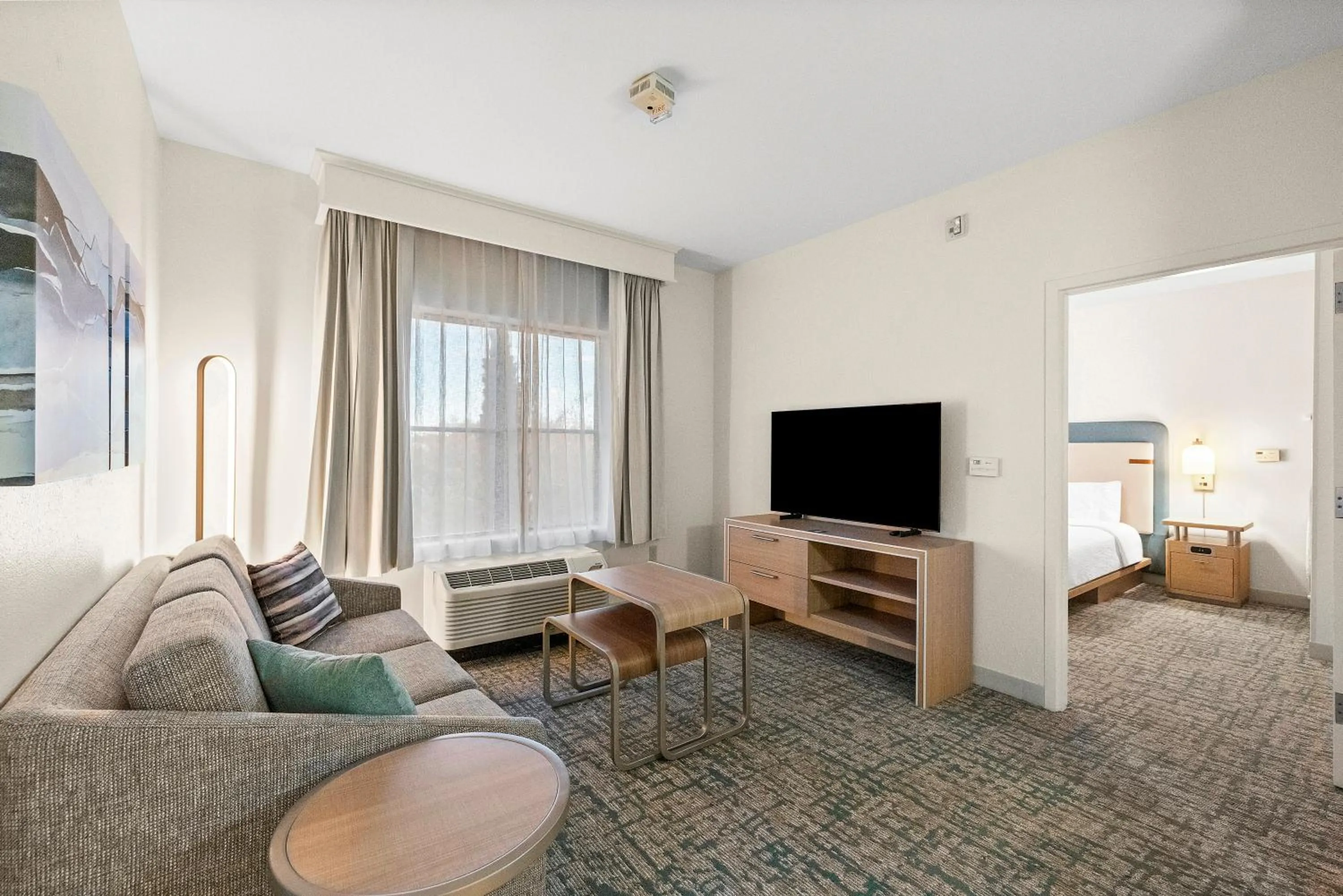 Living room, Bed in Homewood Suites Lancaster