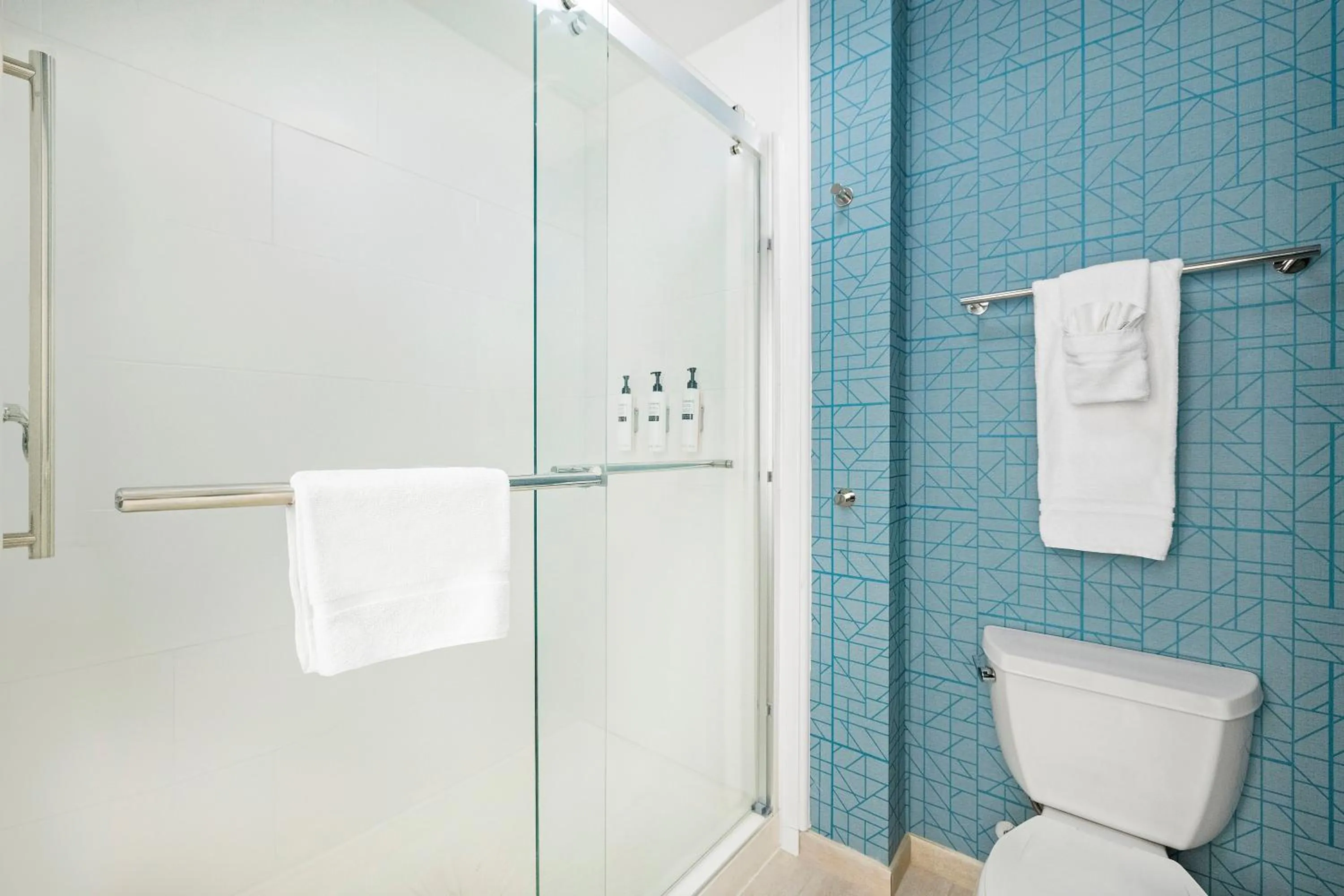 Bathroom in Homewood Suites Lancaster