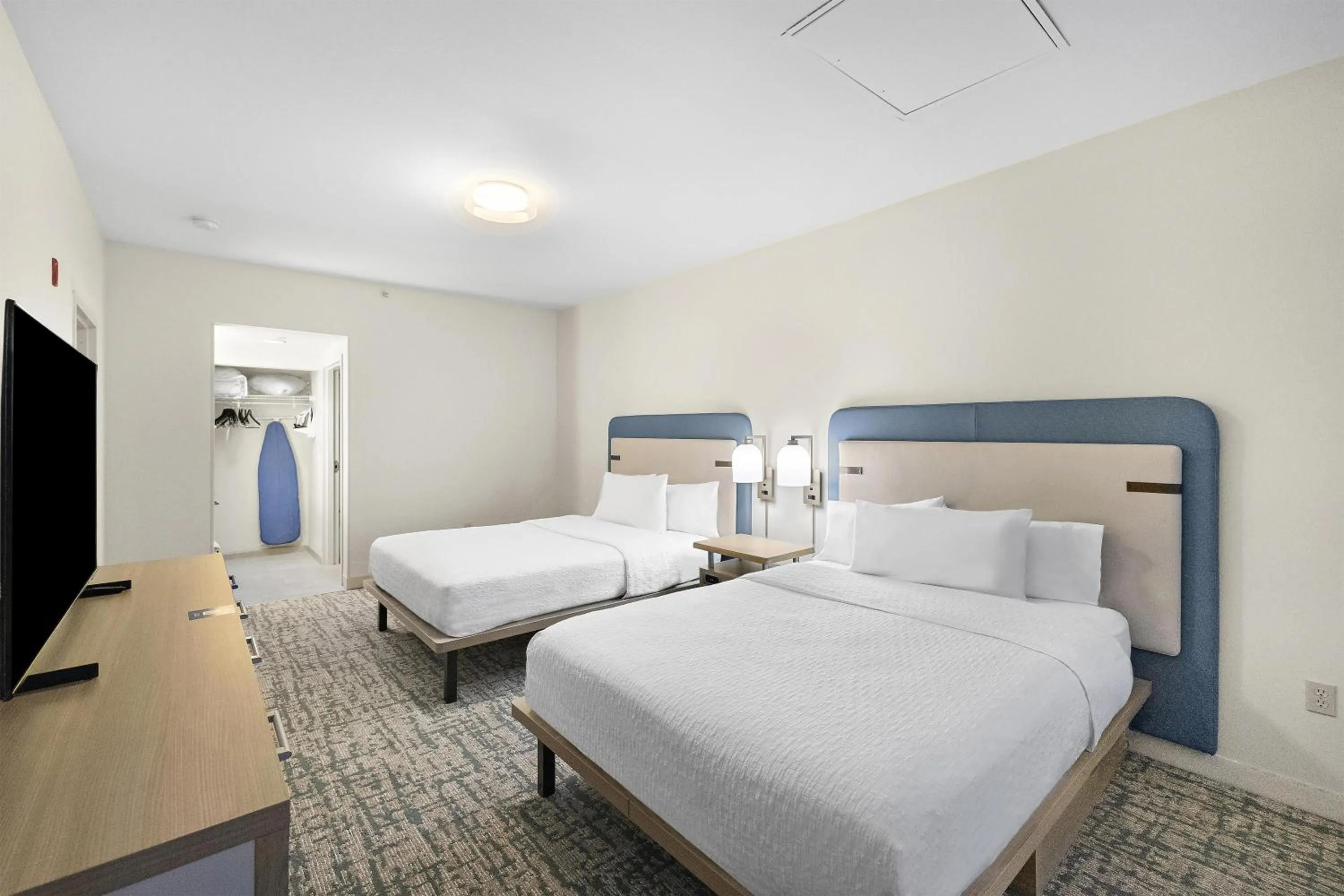 Bed in Homewood Suites Lancaster