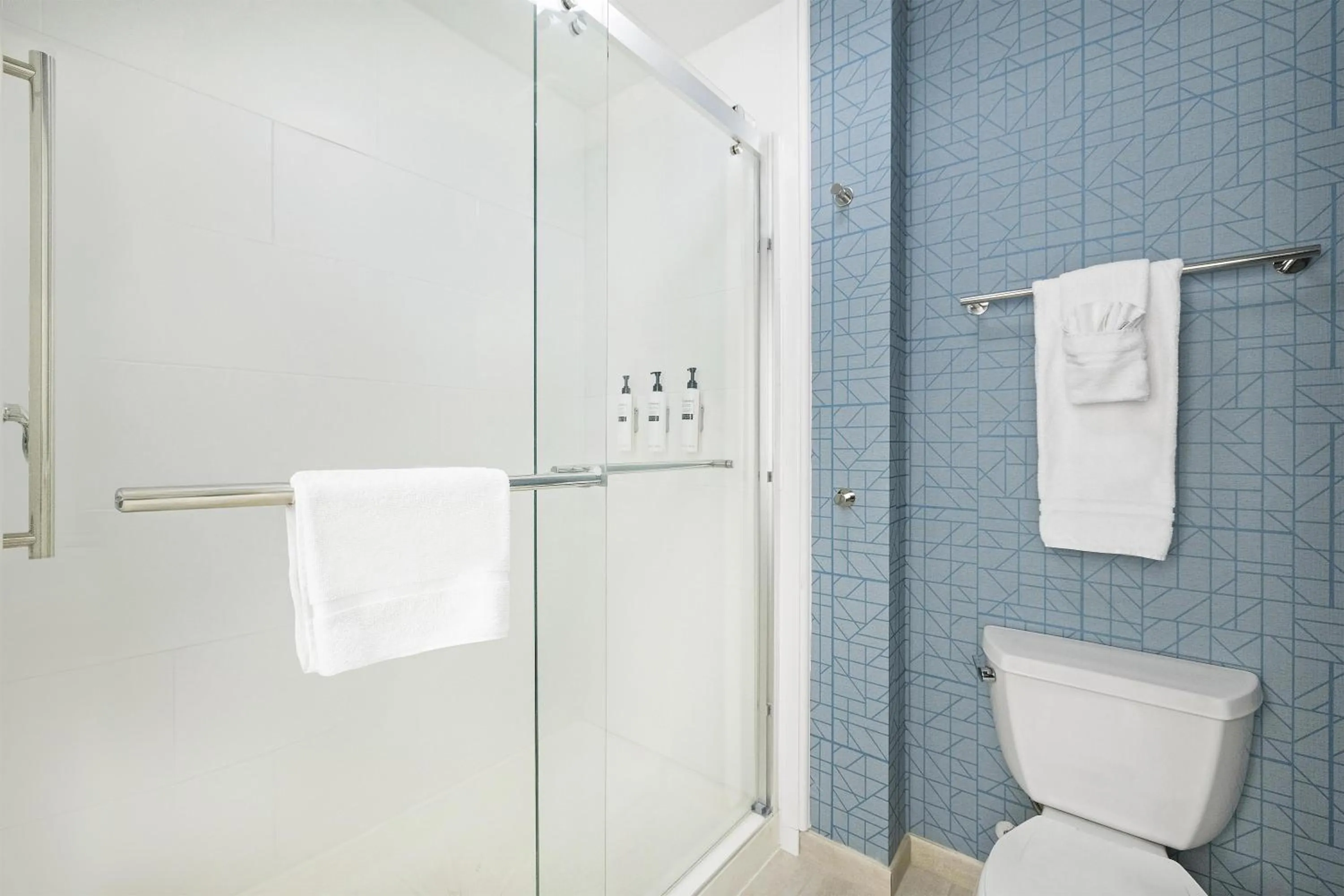 Bathroom in Homewood Suites Lancaster