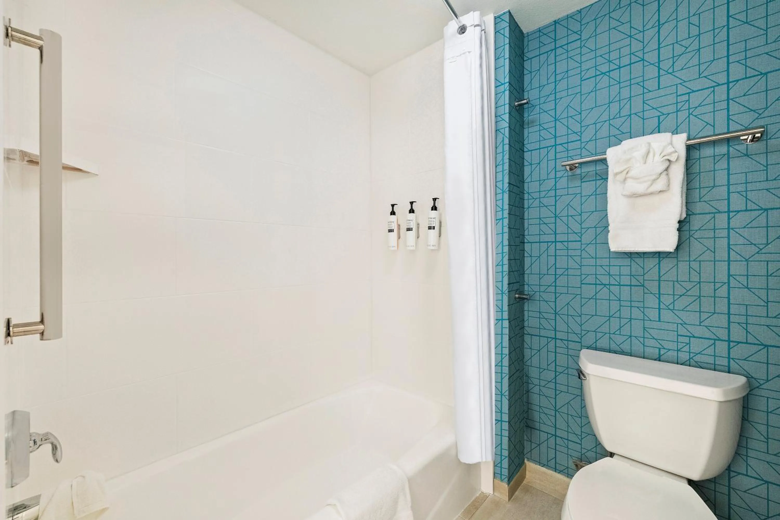 Bathroom in Homewood Suites Lancaster