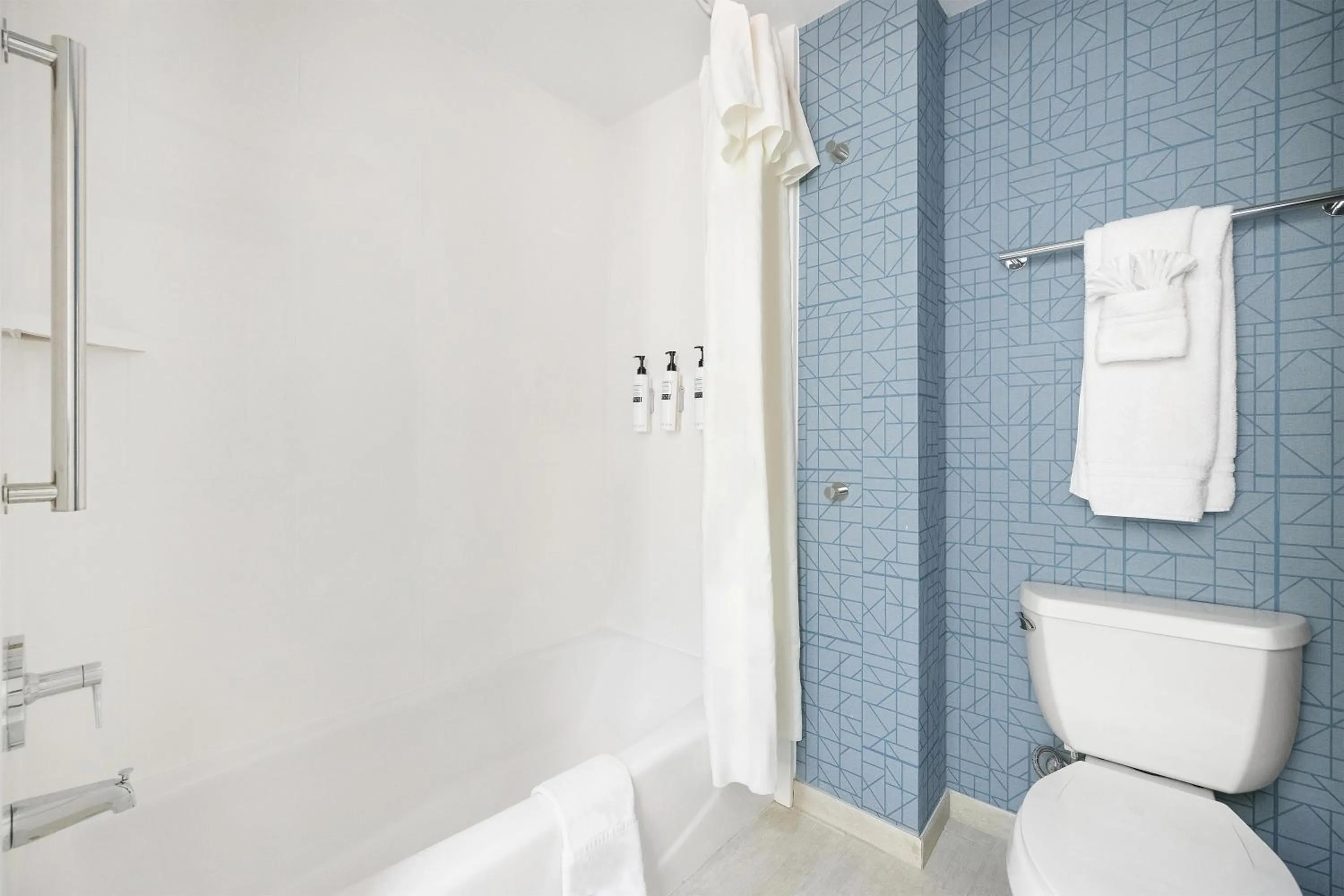 Bathroom in Homewood Suites Lancaster