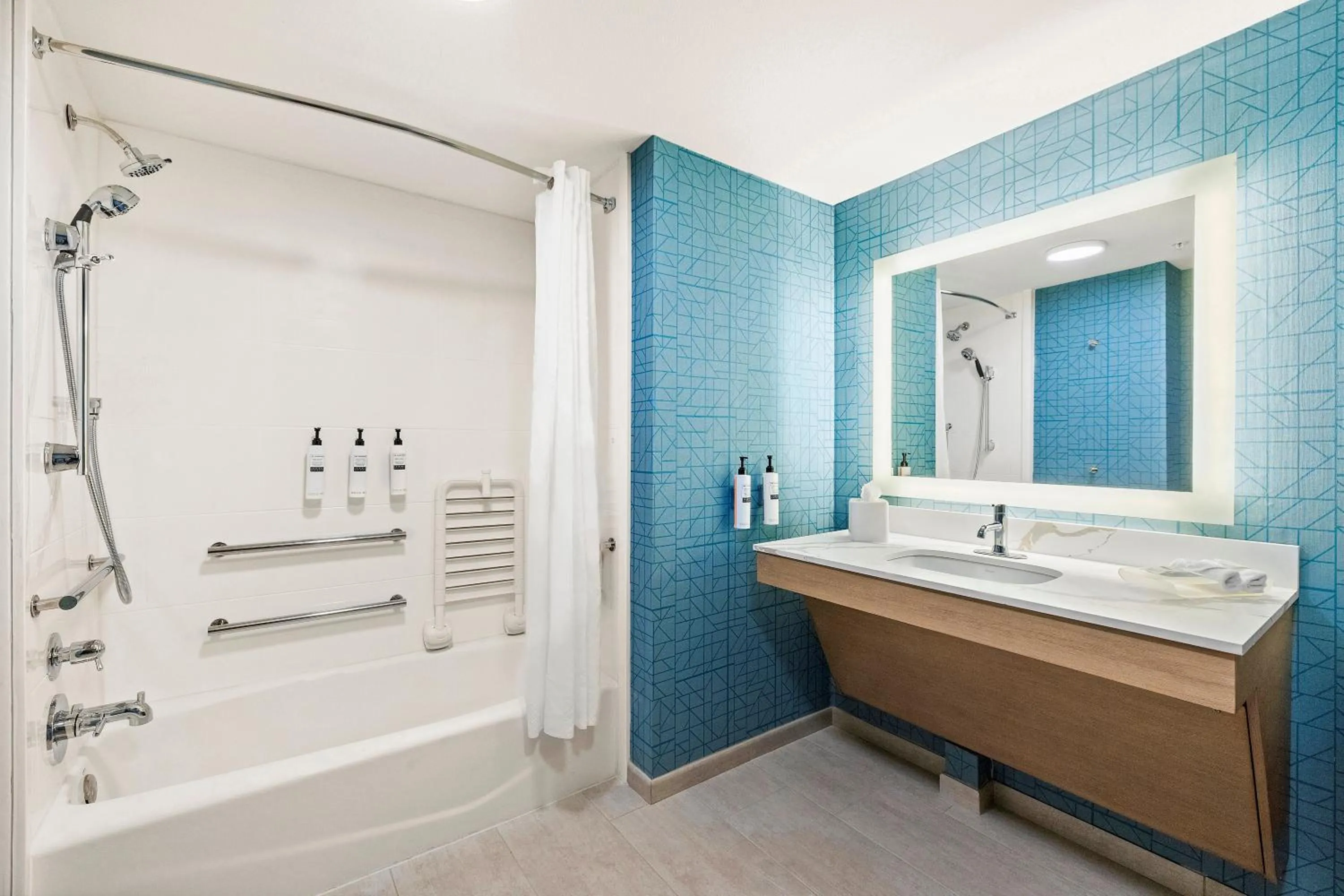 Bath in Homewood Suites Lancaster