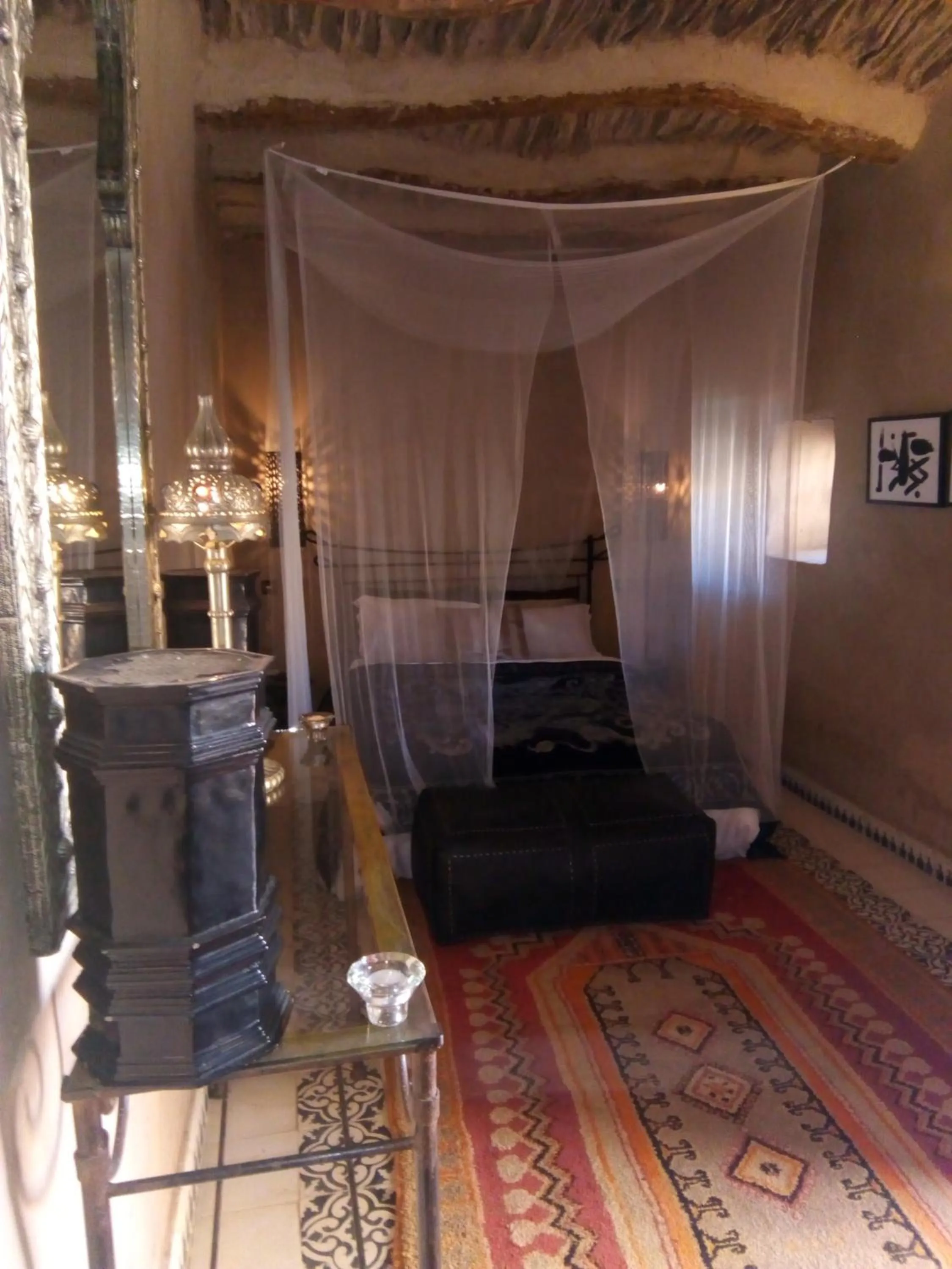 Photo of the whole room in Kasbah Gousteau