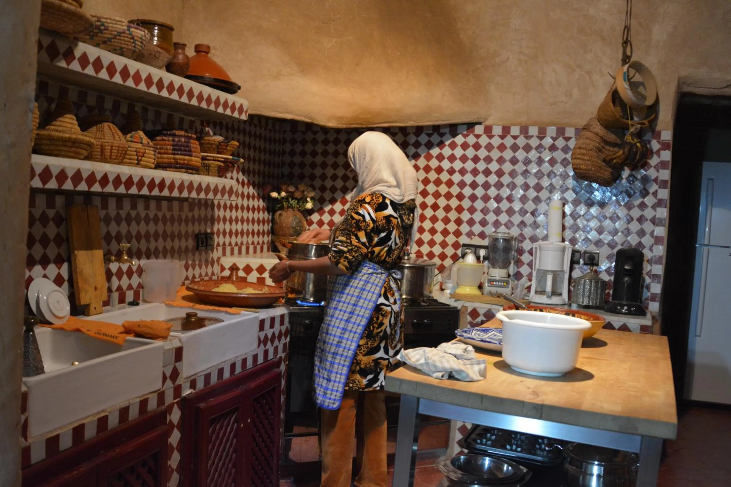 Communal kitchen in Kasbah Gousteau