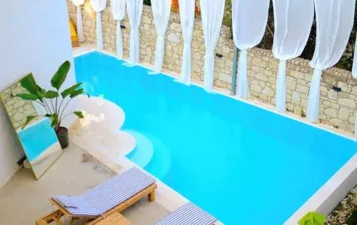 Kozanoğluhan Alaçatı Kozanoğluhan Alaçatı