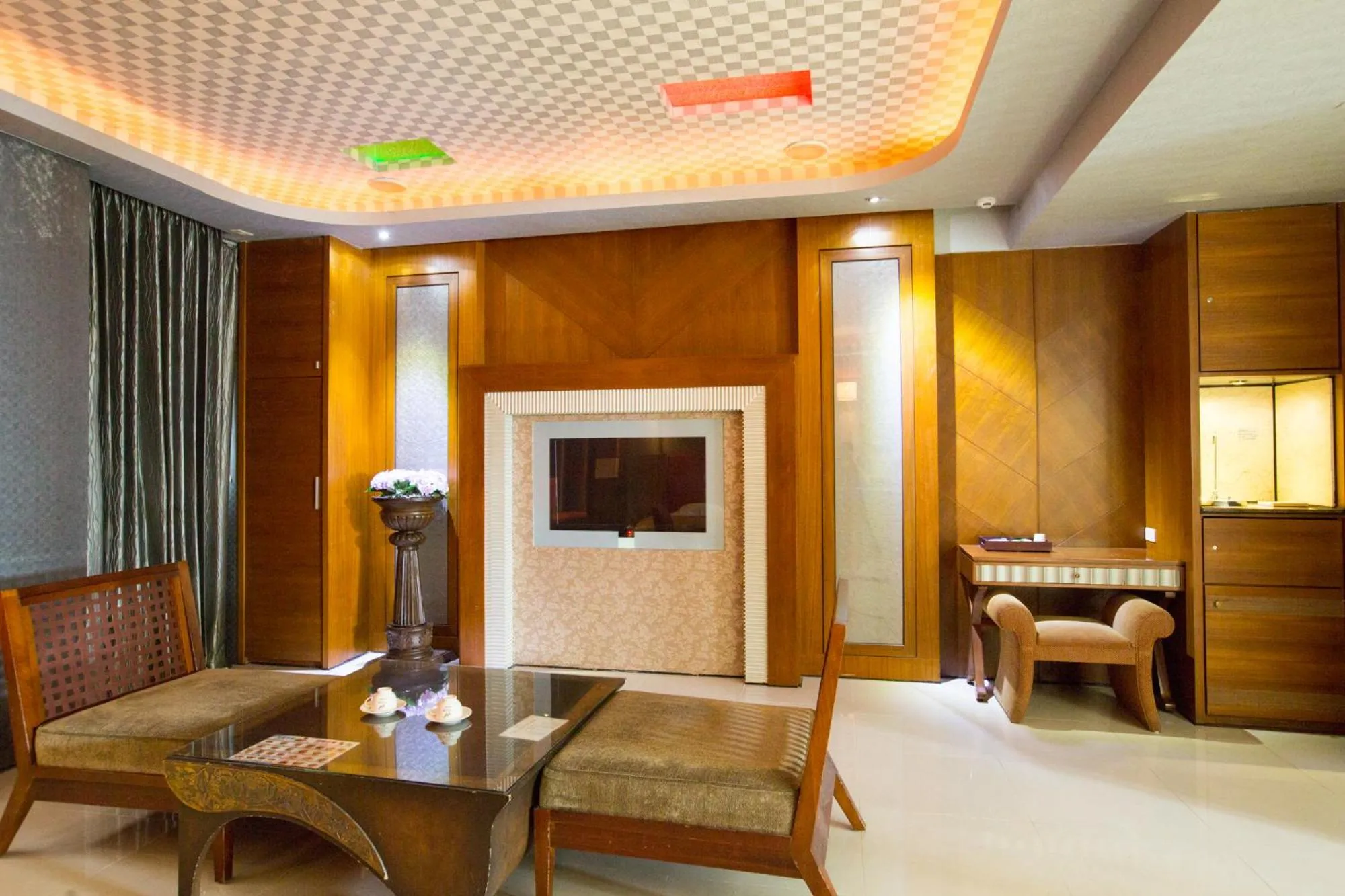 Bedroom in Water City Motel