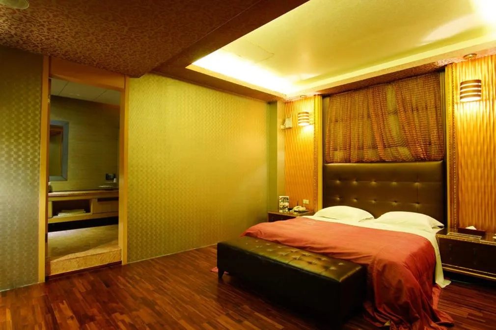 On site, Bed in Water City Motel