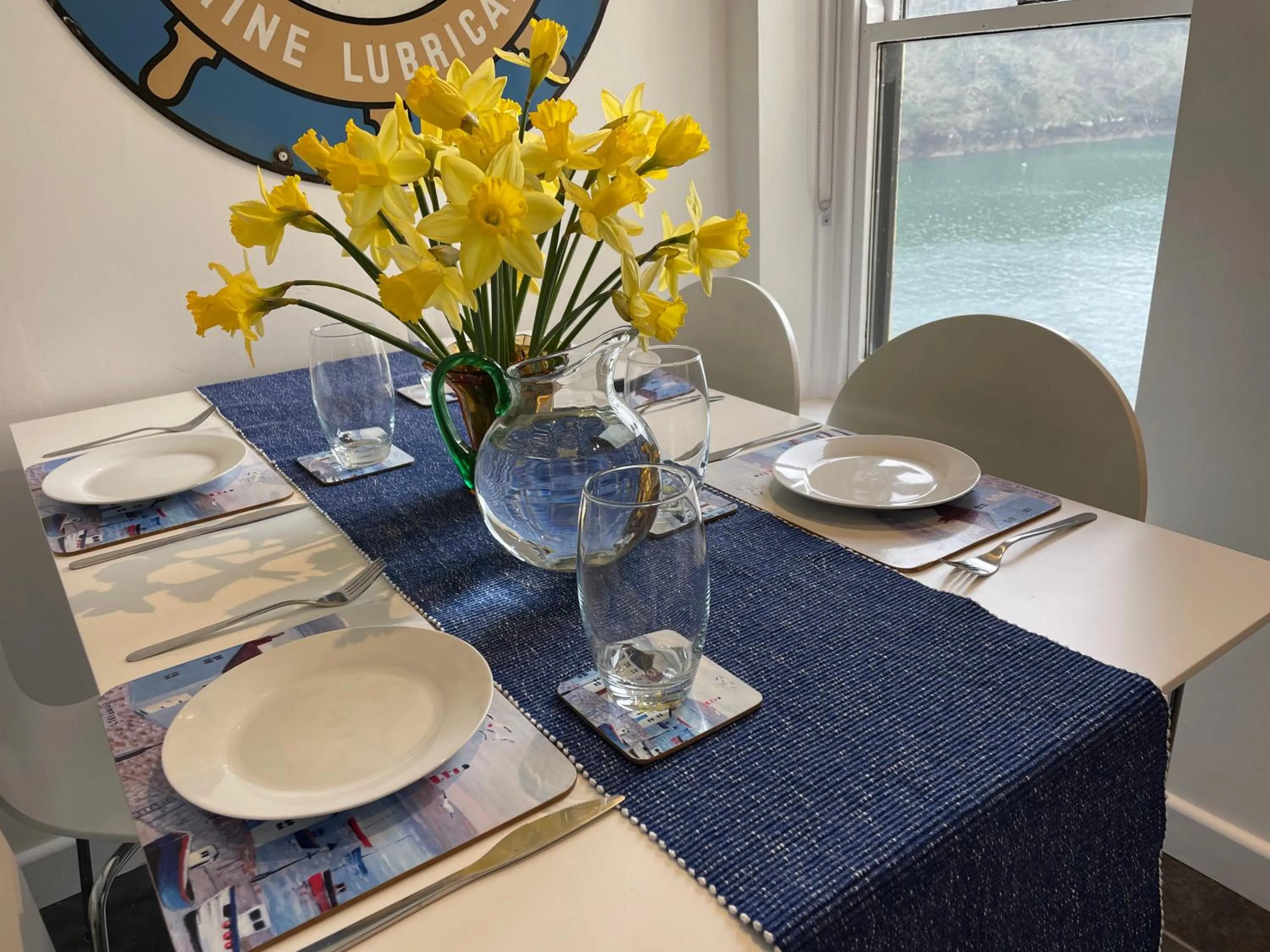 Dining area in Fowey River Views