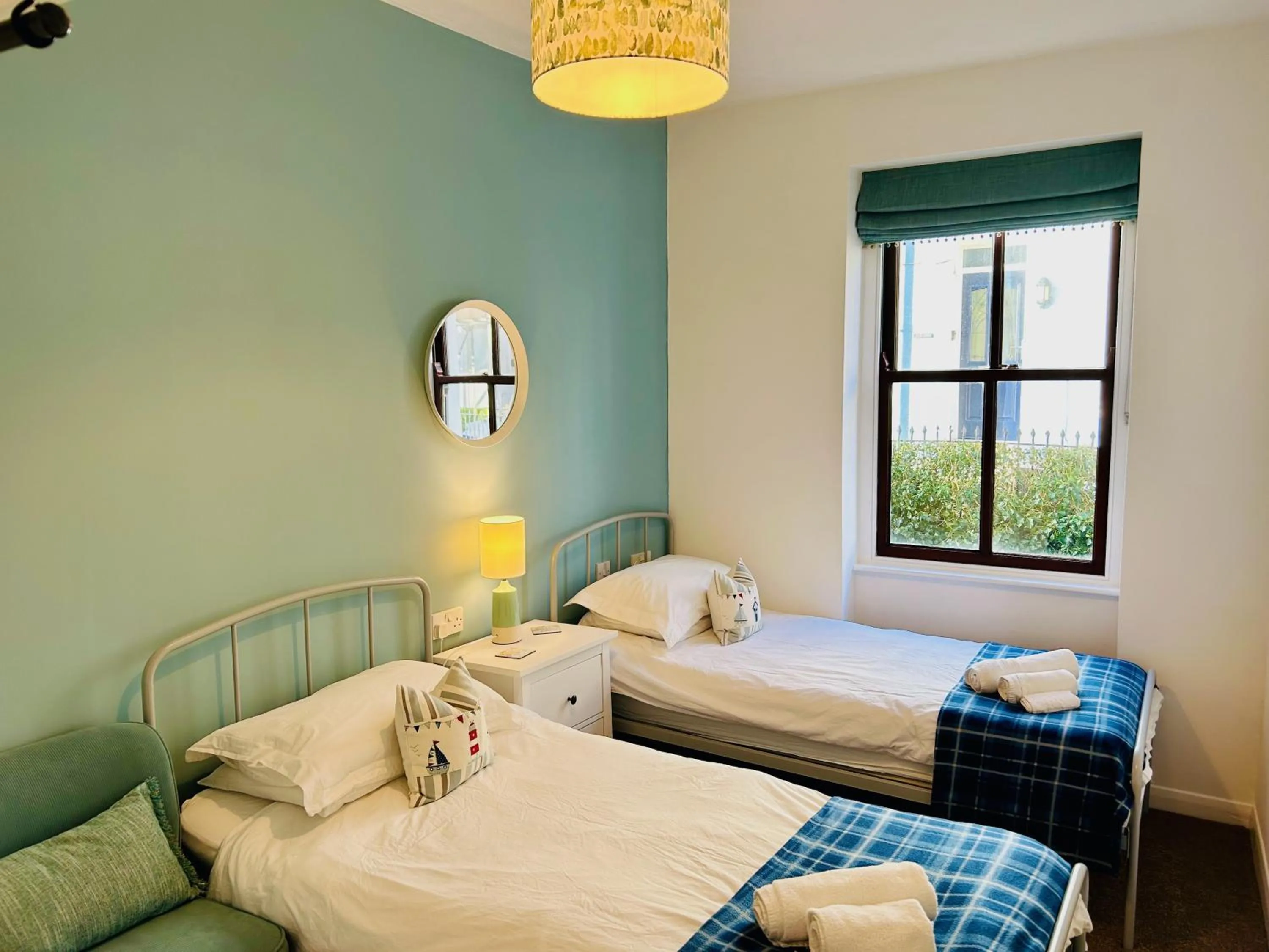 Bedroom, Bed in Fowey River Views