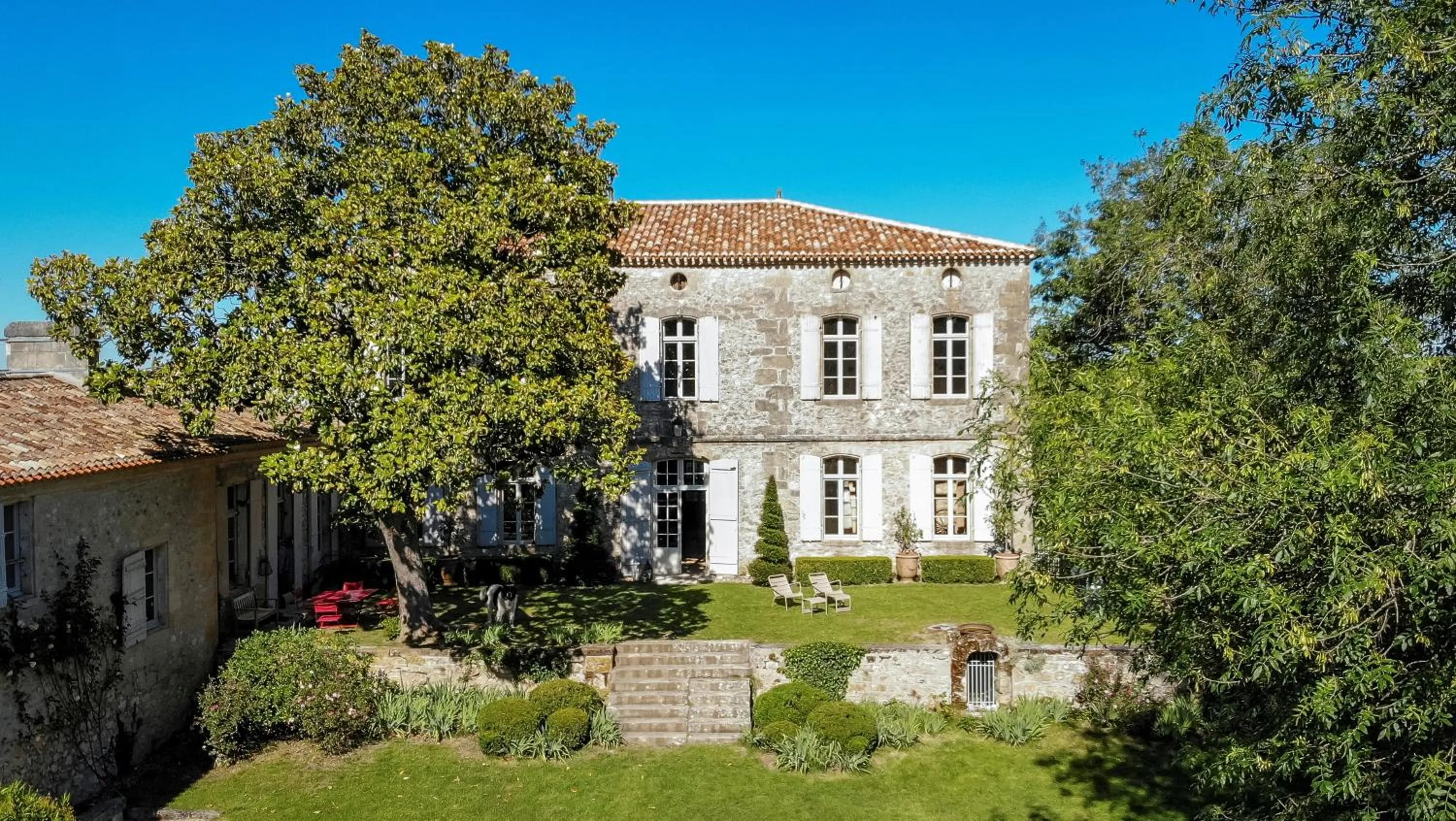 Property building in Maison Le Sèpe - Vignoble Bio et Maison d'hôtes