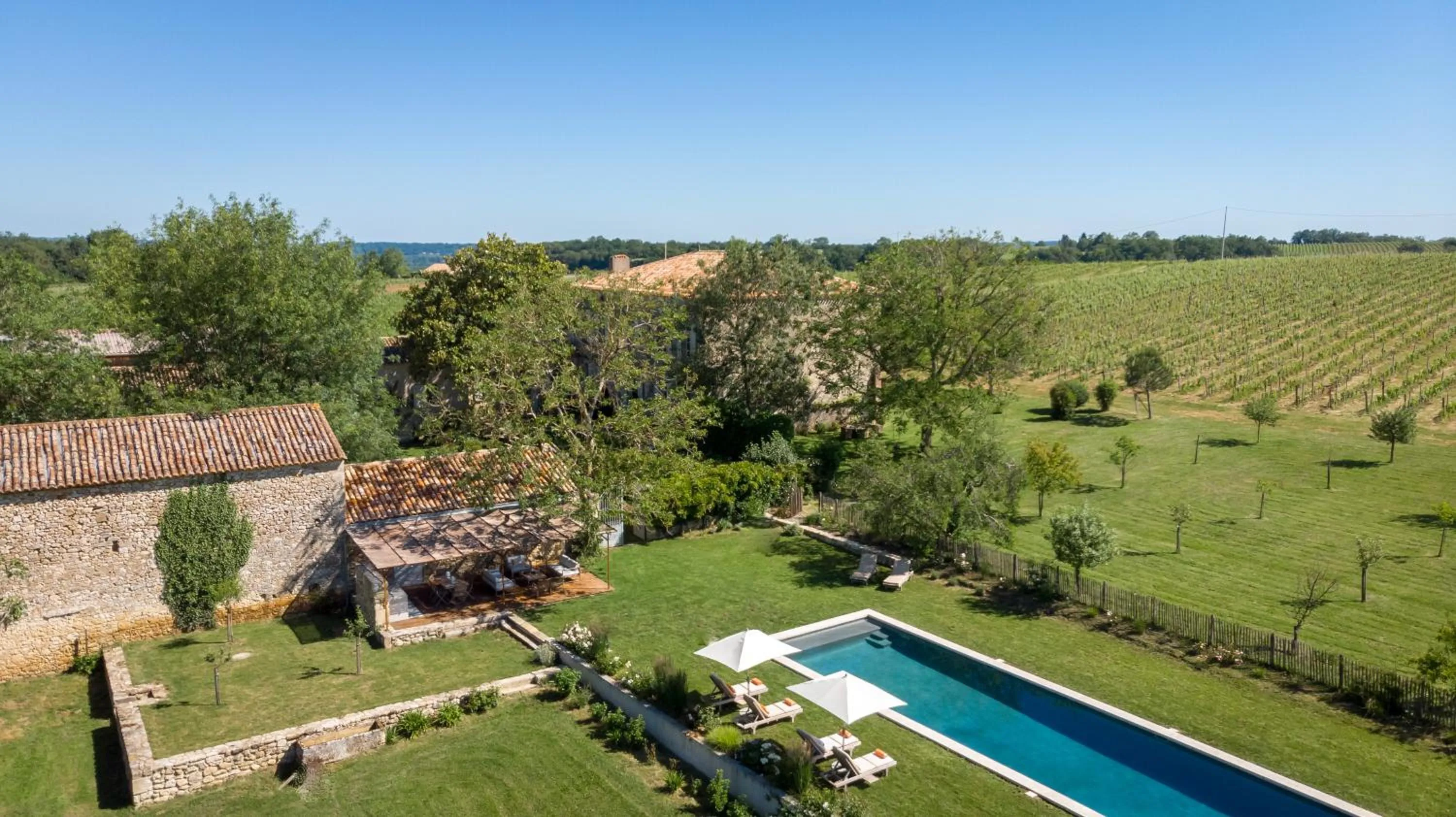 Bird's eye view in Maison Le Sèpe - Vignoble Bio et Maison d'hôtes