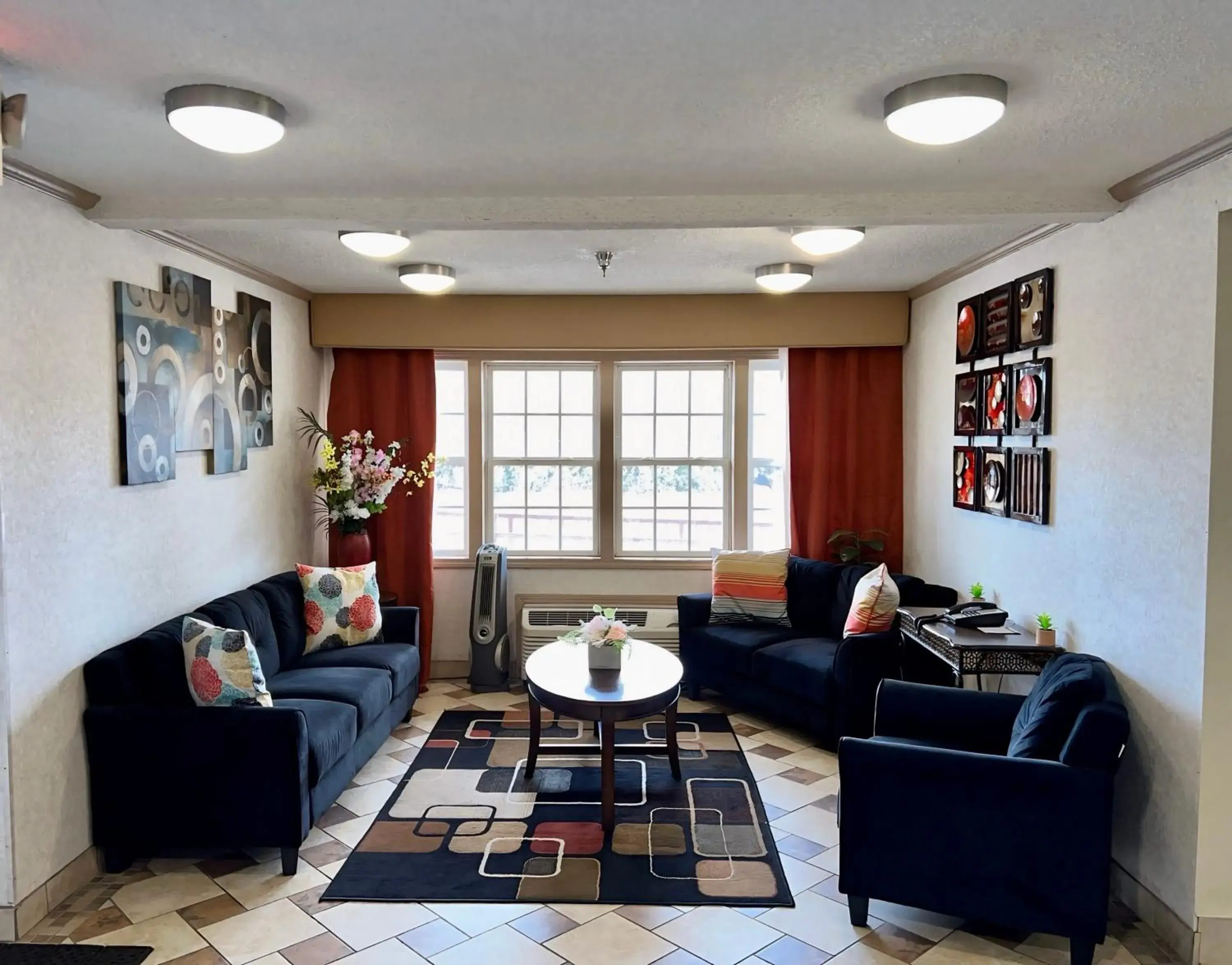 Lobby or reception in Super 8 by Wyndham Maumee Perrysburg Toledo Area Lobby or reception in Super 8 by Wyndham Maumee Perrysburg Toledo Area