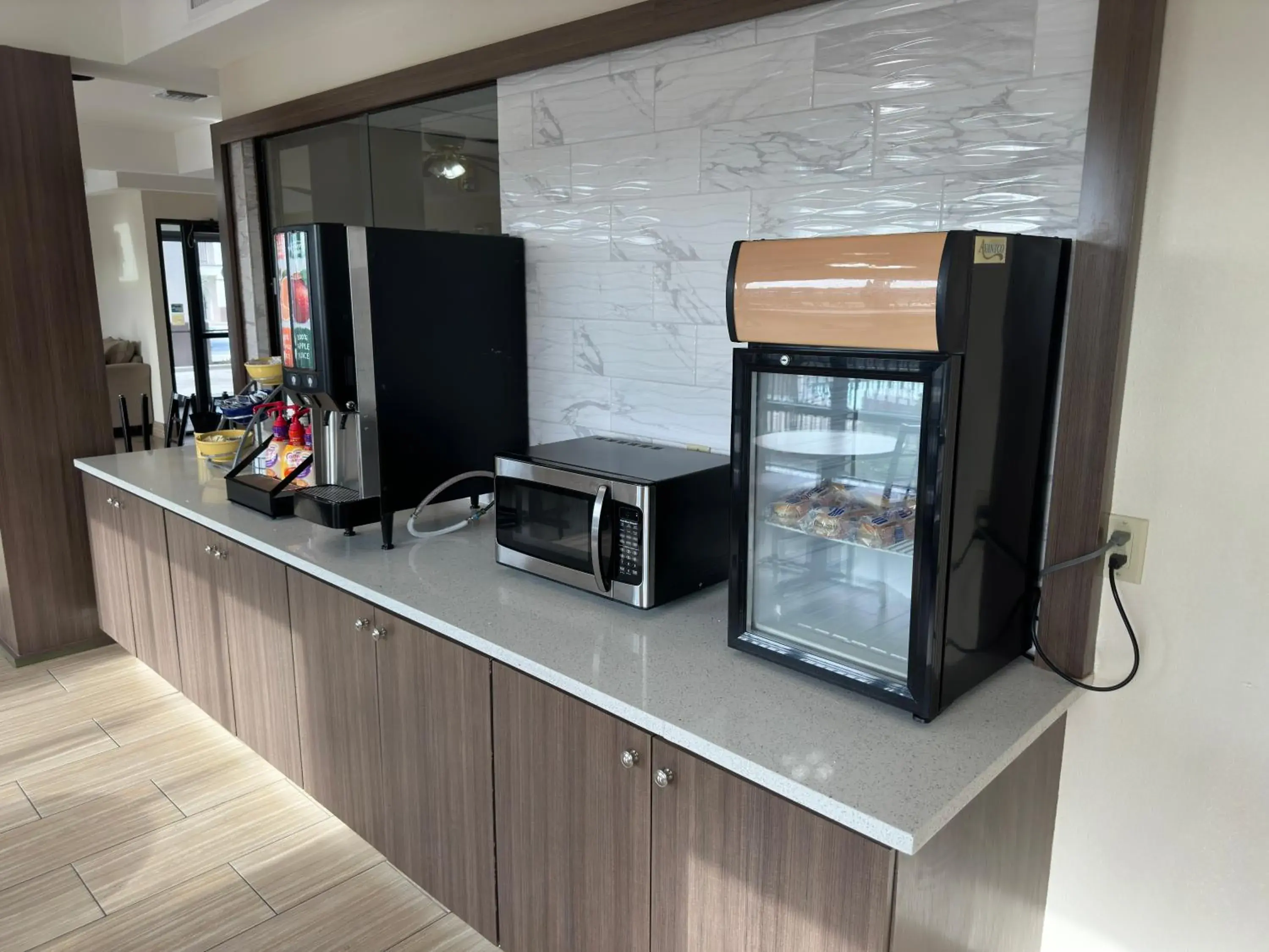 Breakfast in Days Inn & Suites by Wyndham Opelousas Breakfast in Days Inn & Suites by Wyndham Opelousas