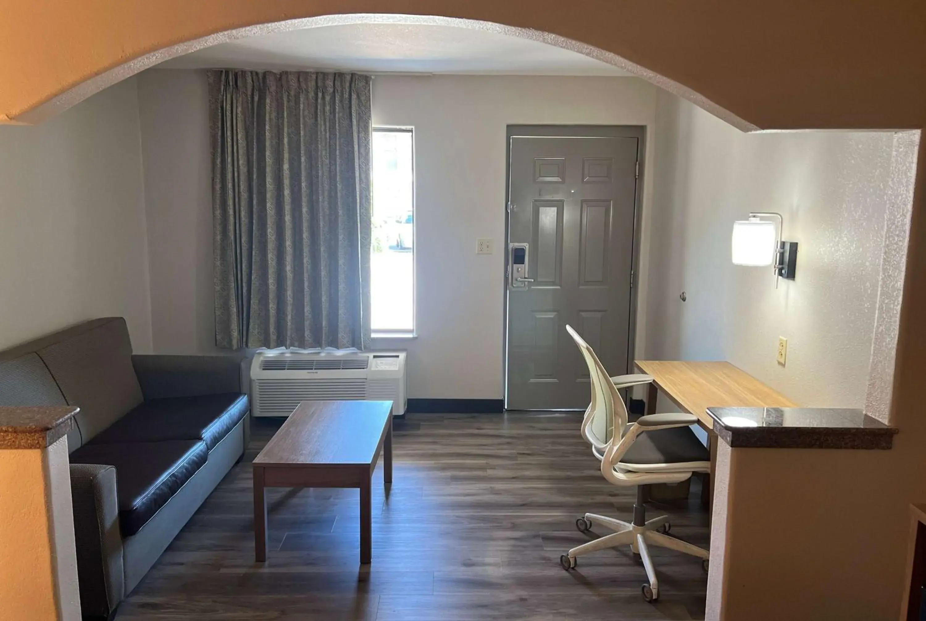 Bed in Days Inn & Suites by Wyndham Opelousas Bed in Days Inn & Suites by Wyndham Opelousas