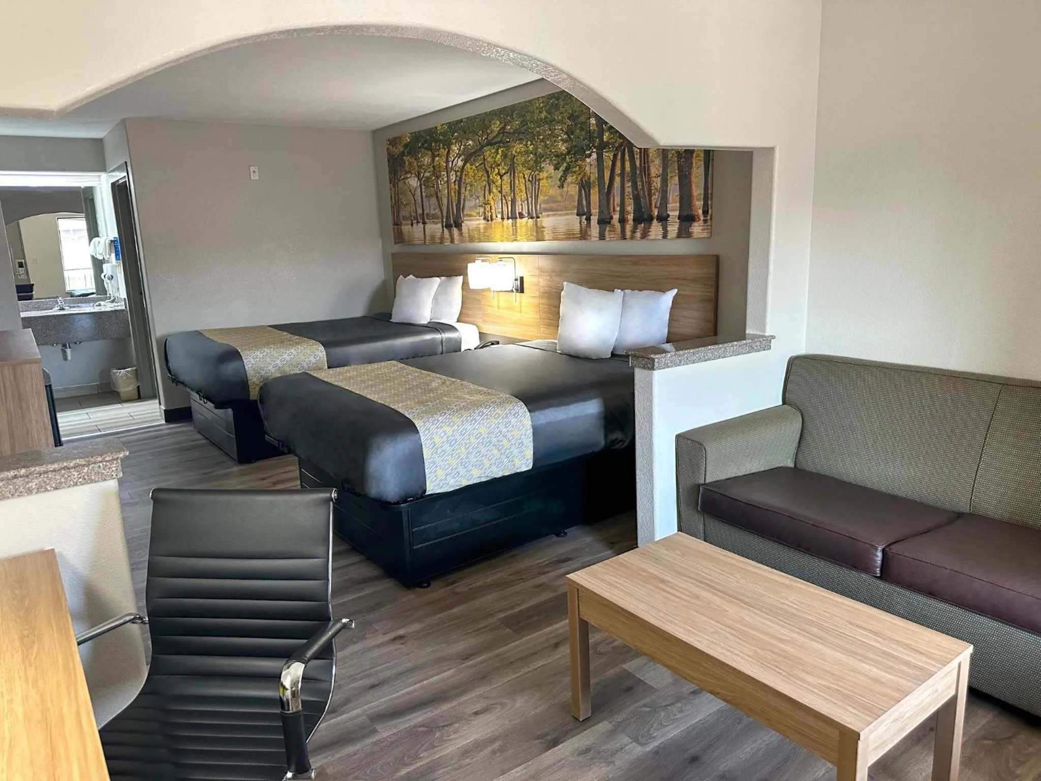 Bedroom, Bed in Days Inn & Suites by Wyndham Opelousas